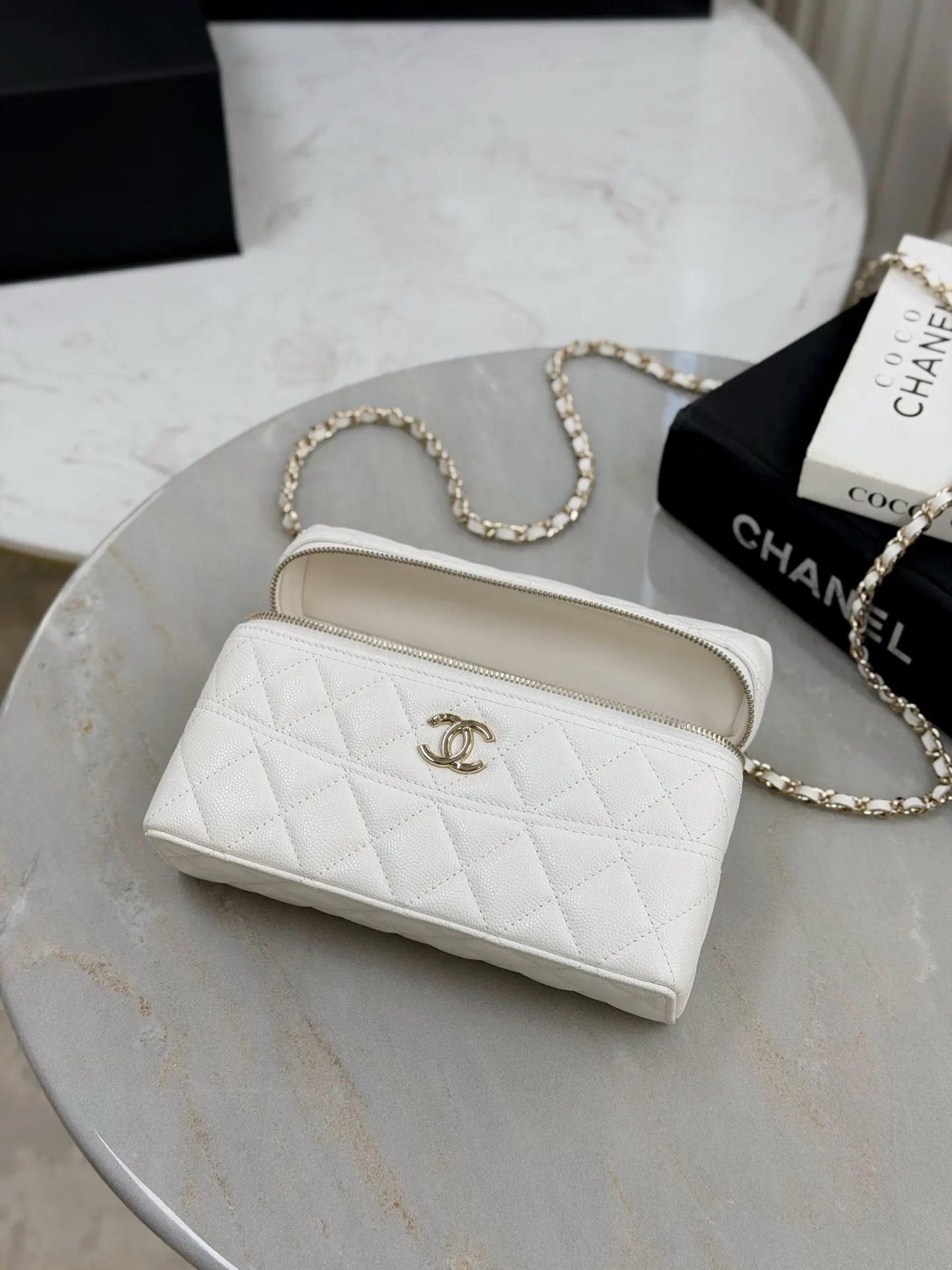 Chanel 19 白色 皮革 手提包