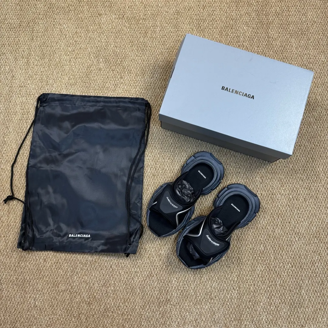 Balenciaga 3XL 黑银 运动鞋(數字9) Balenciaga 3XL 黑银 运动鞋(數字9)