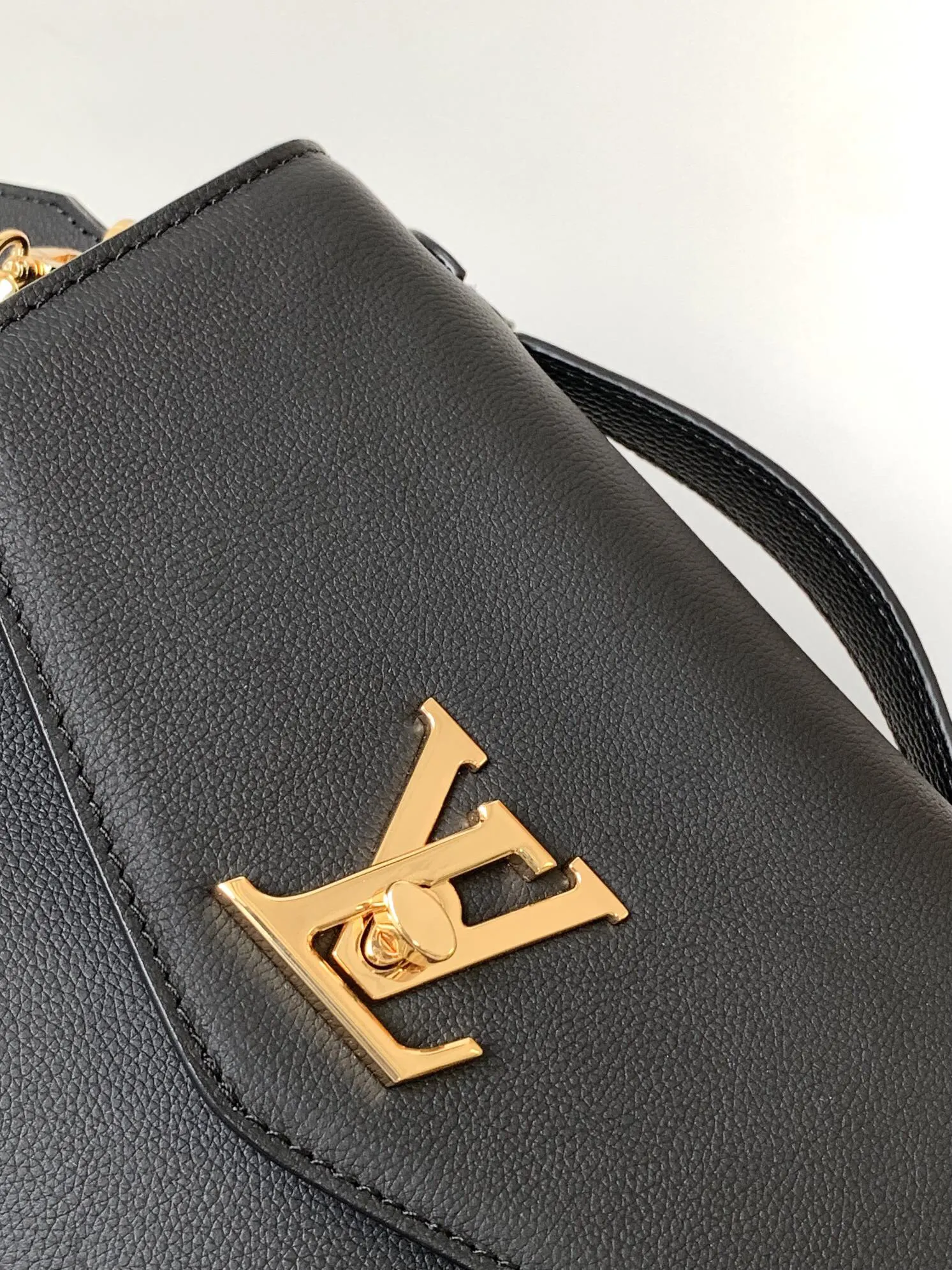 LV 黑色 棕色 牛皮 鏈條包 精致鏈條款