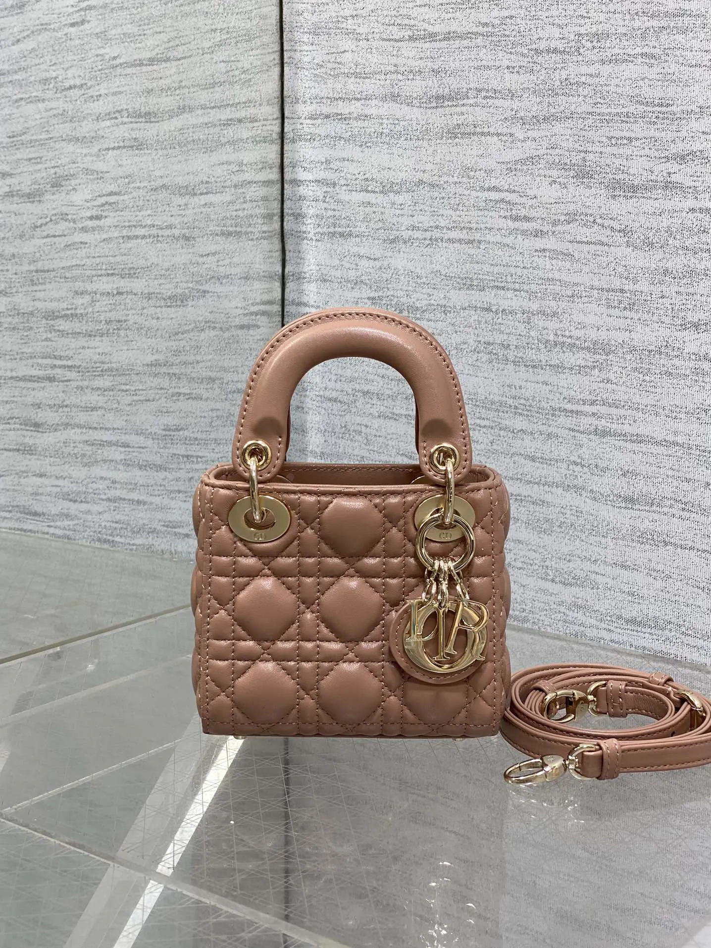 羊皮 玫瑰粉 Lady最新micro系列 一只什么都装不下 旅行袋 大容量旅行款