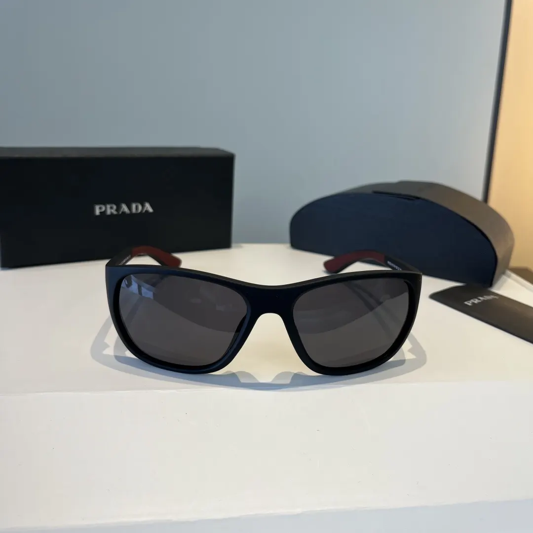 Prada 太阳眼镜 时尚遮阳 太阳镜