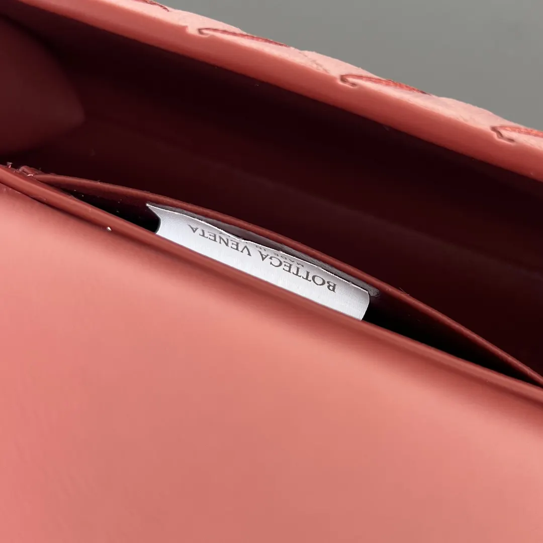 Bottega Veneta 羊皮 腋下包 復古腋下背款