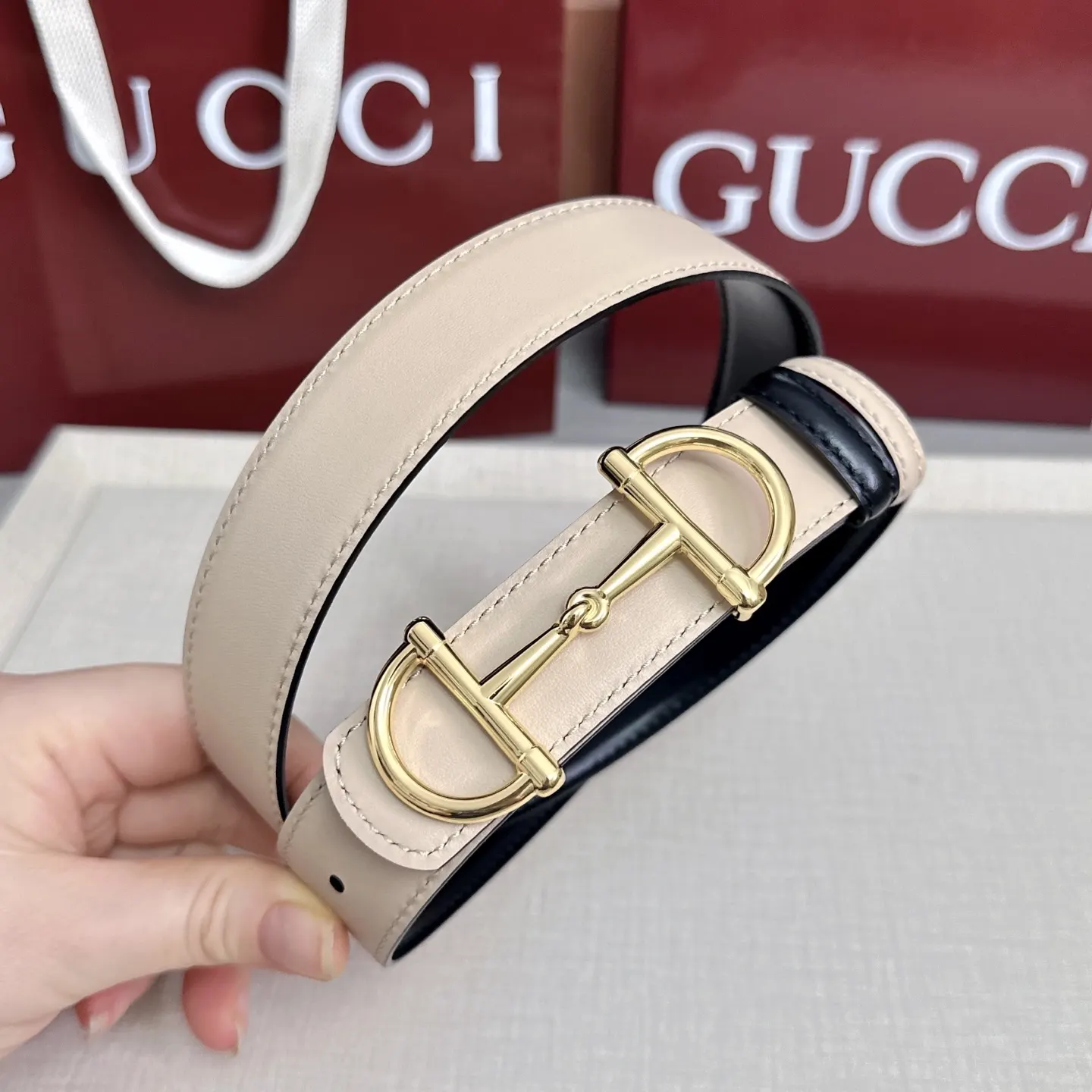 Gucci 双G扣牛皮腰带