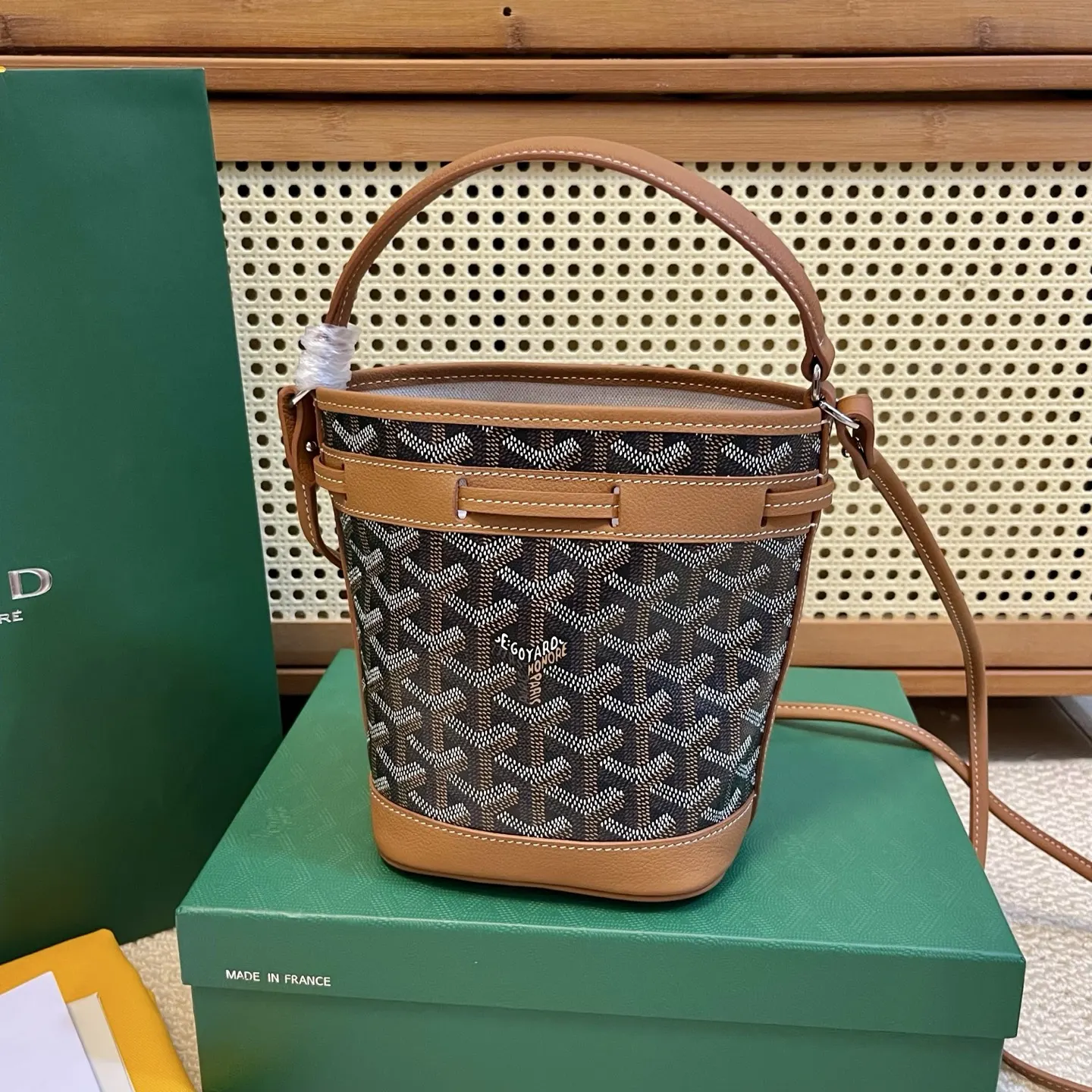Goyard 皮革 轻盈小巧去始终保持标志性水桶百搭造型 水桶包 休閒水桶款