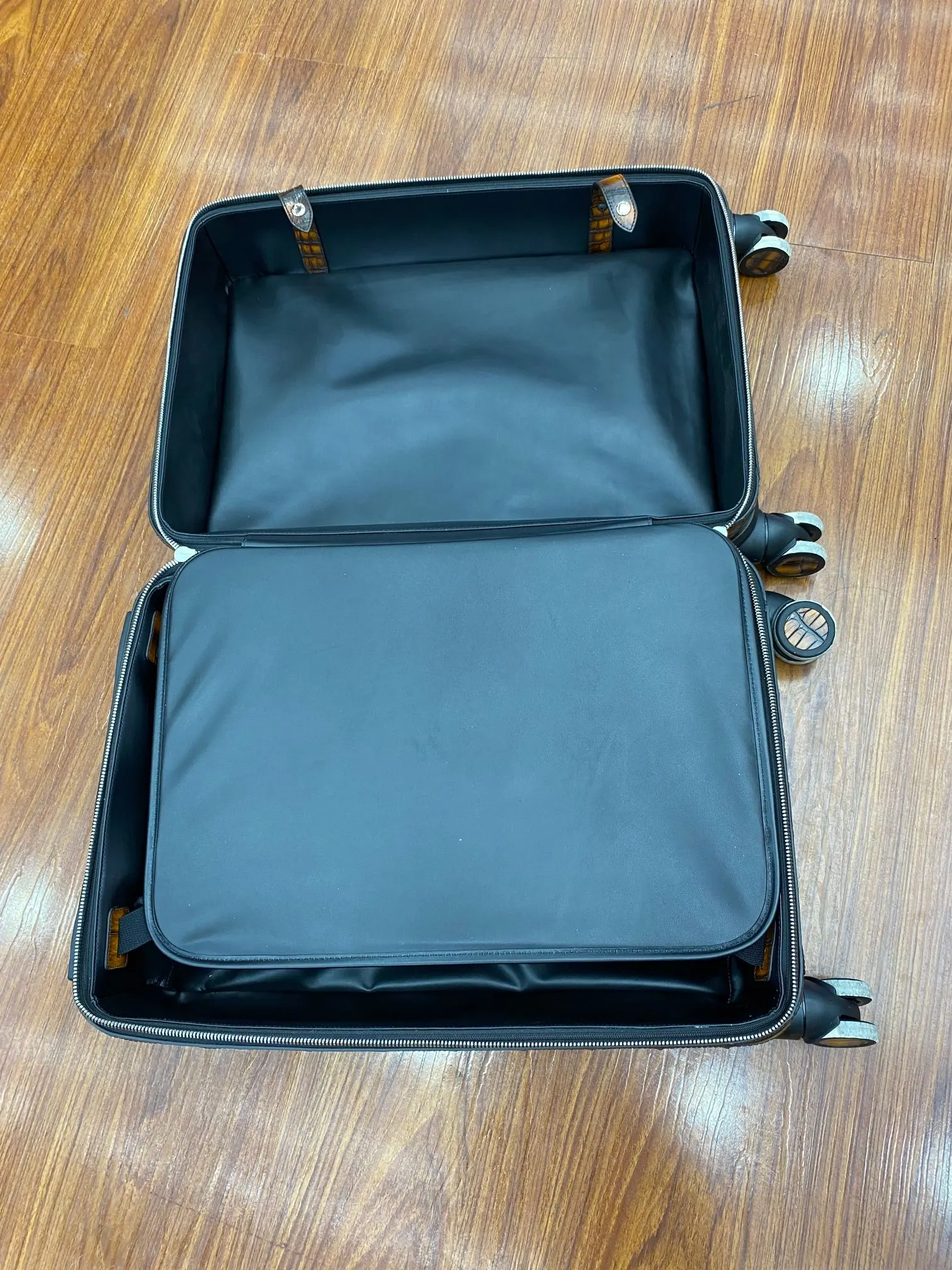 鳄鱼皮 行李箱 旅行拉杆款 輕便出行款