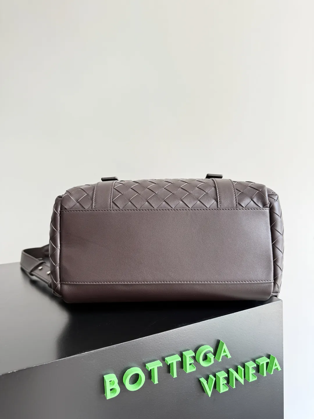 Bottega Veneta 小牛皮 双肩包 实用双肩款