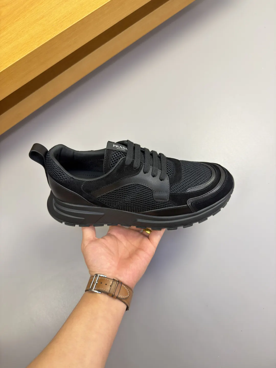 Prada 牛皮 帆布 Logo 运动鞋 休闲运动