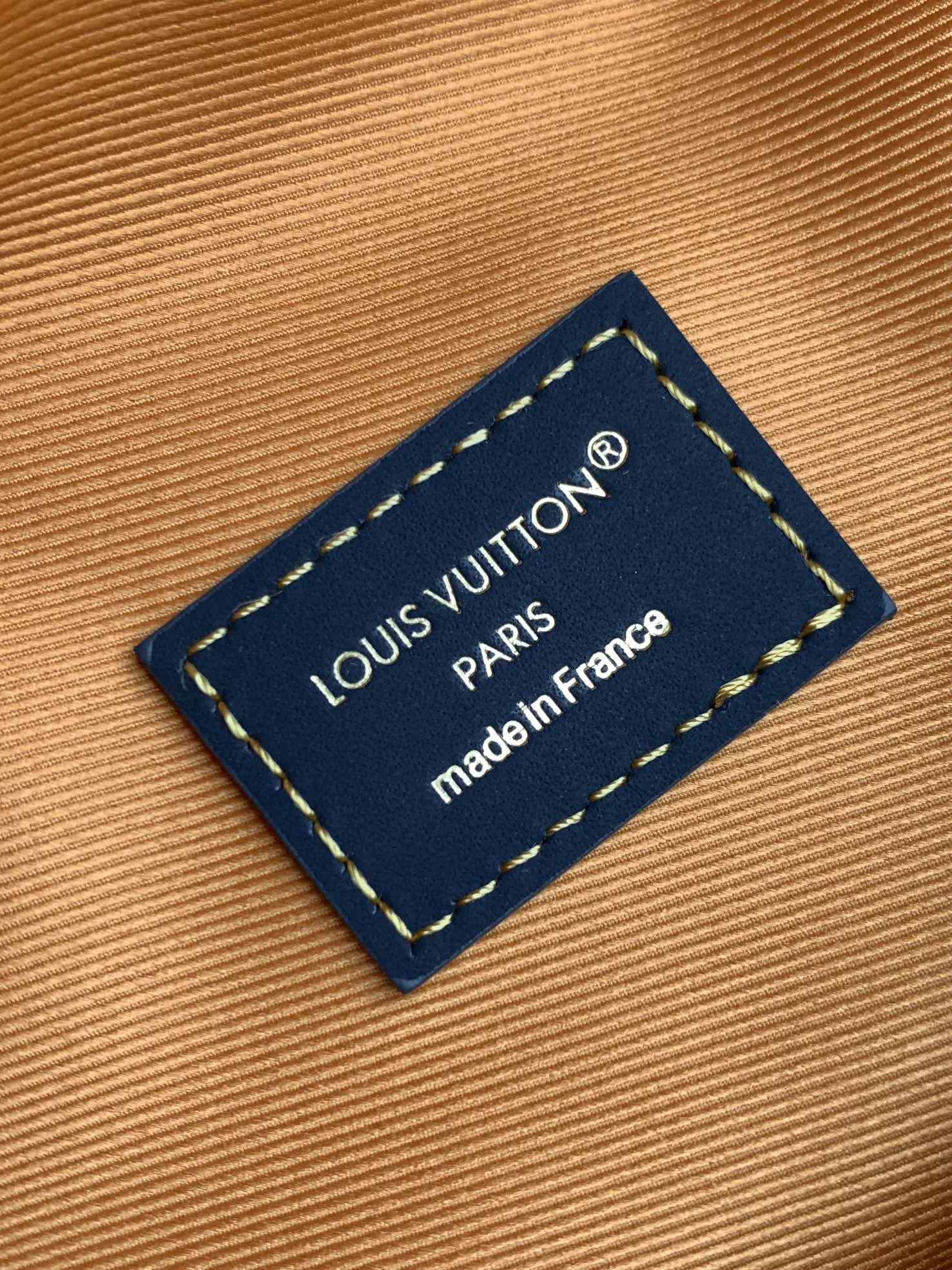 LV 帆布 前袋点缀源自 Damier 帆布的 Marque 腰包 休闲腰包款