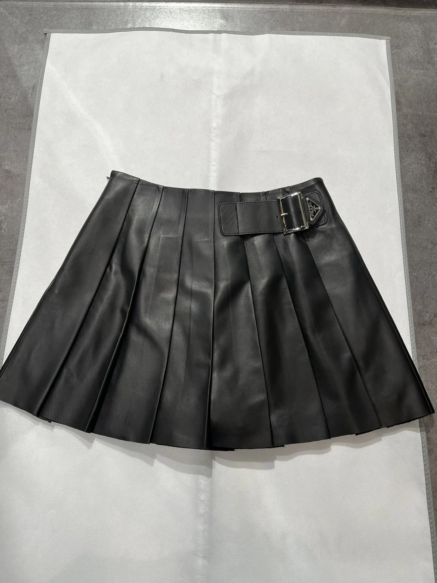 Prada 皮革 短裤