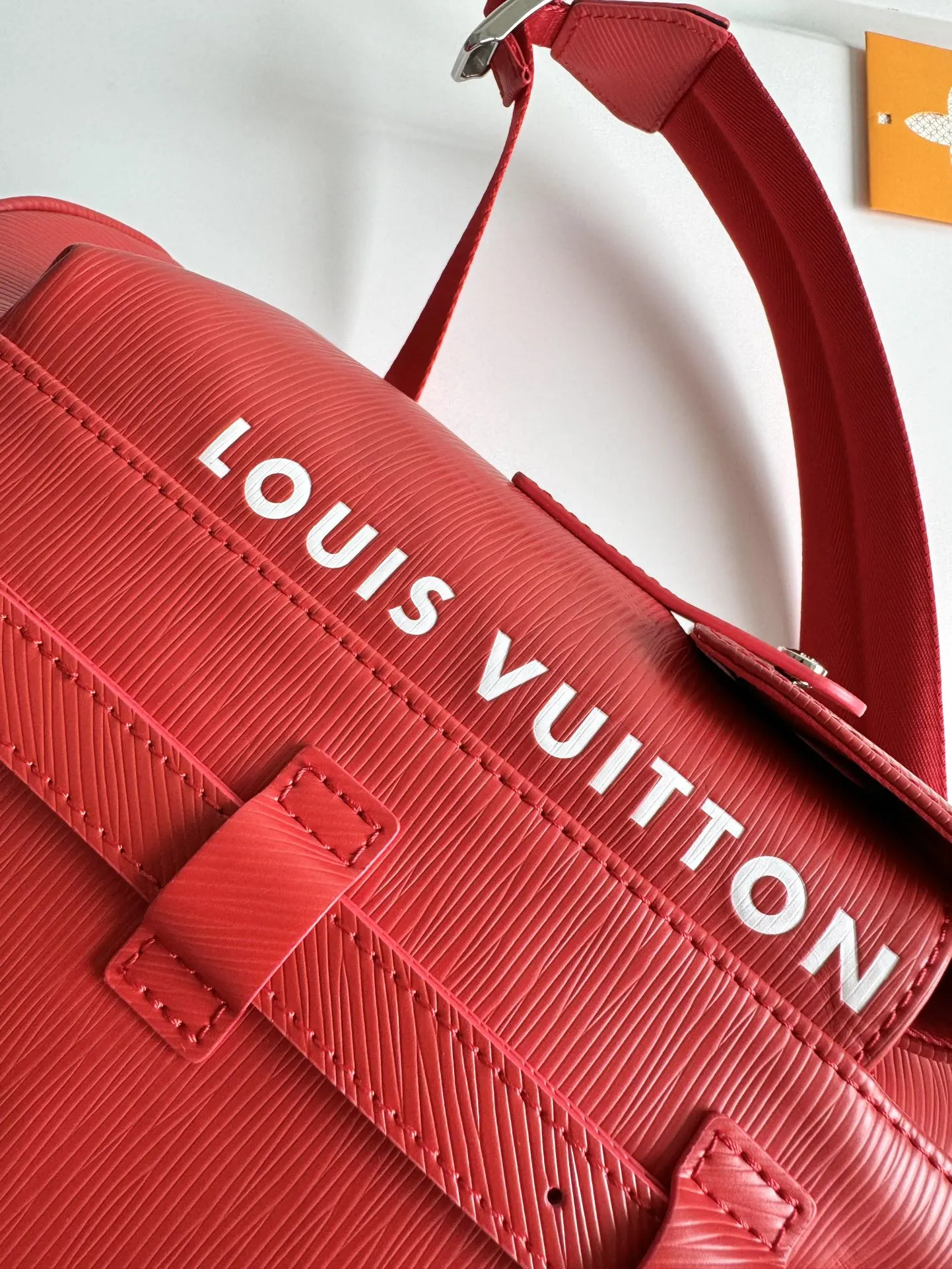 LV Christopher 牛皮 单肩包 精选款