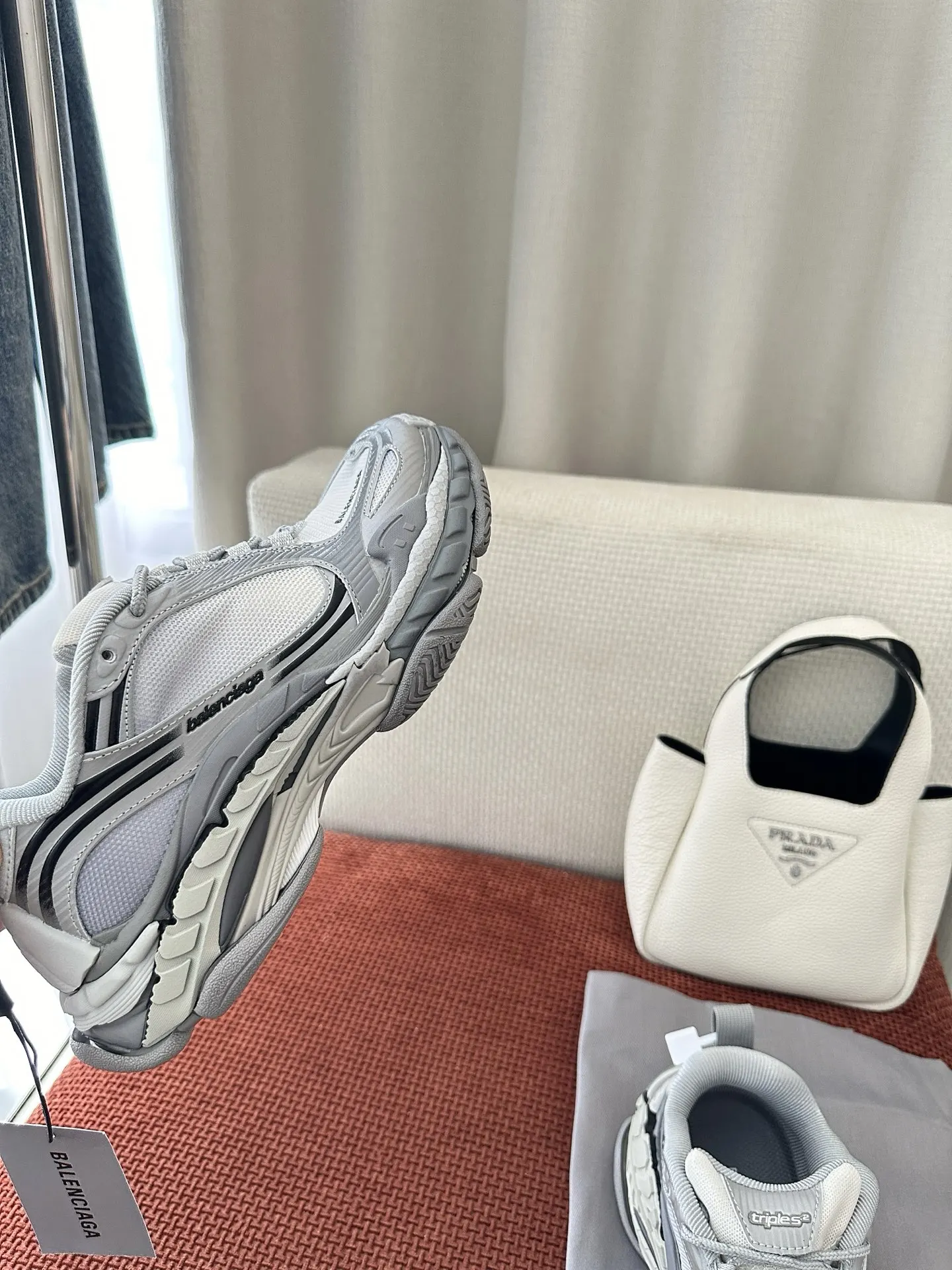 Balenciaga Triple S 灰色 牛皮 运动鞋