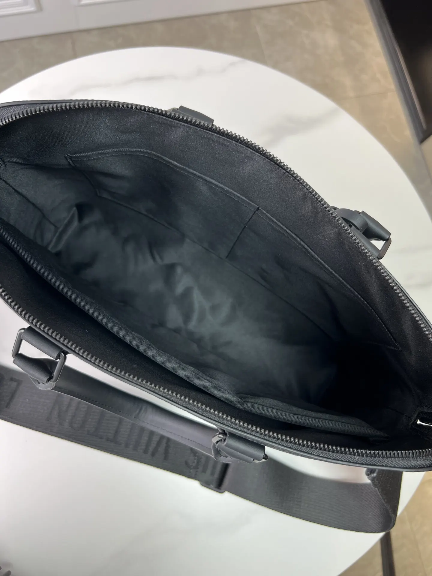 LV 牛皮 收纳包 旅行收纳款