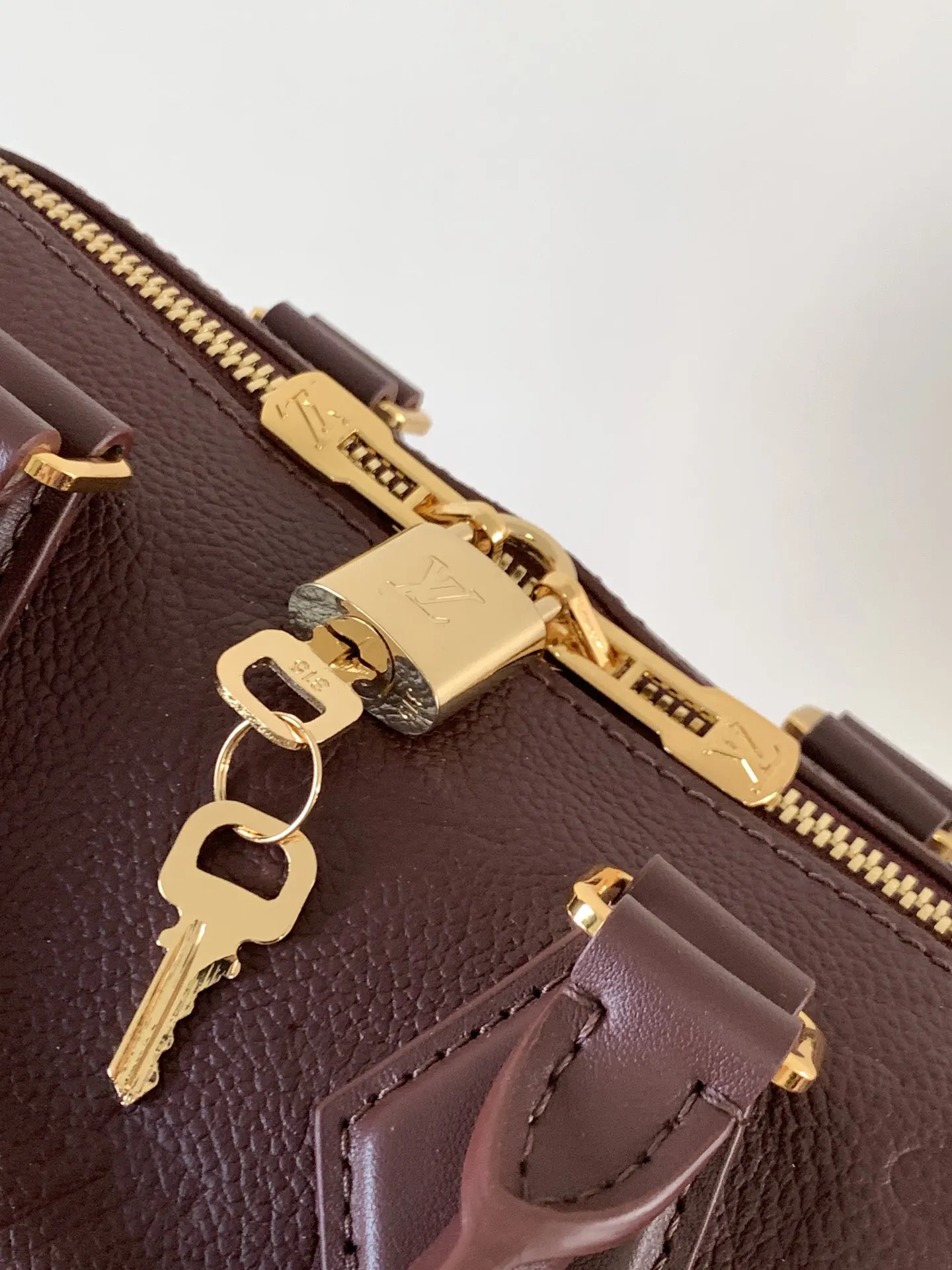 LV Speedy 黑色 米白 牛皮 收纳包 旅行收纳款