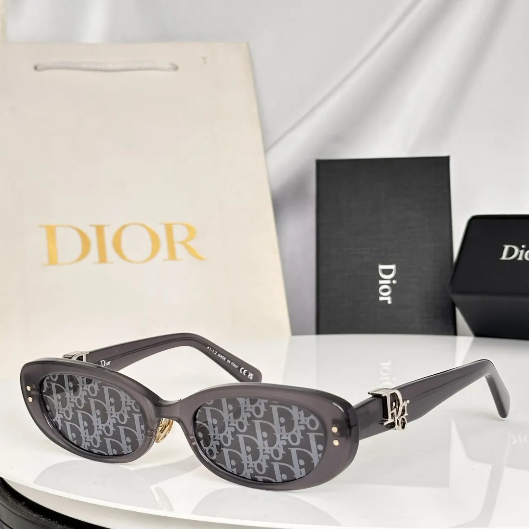 Dior 黑色窄框太阳镜 简约酷感款