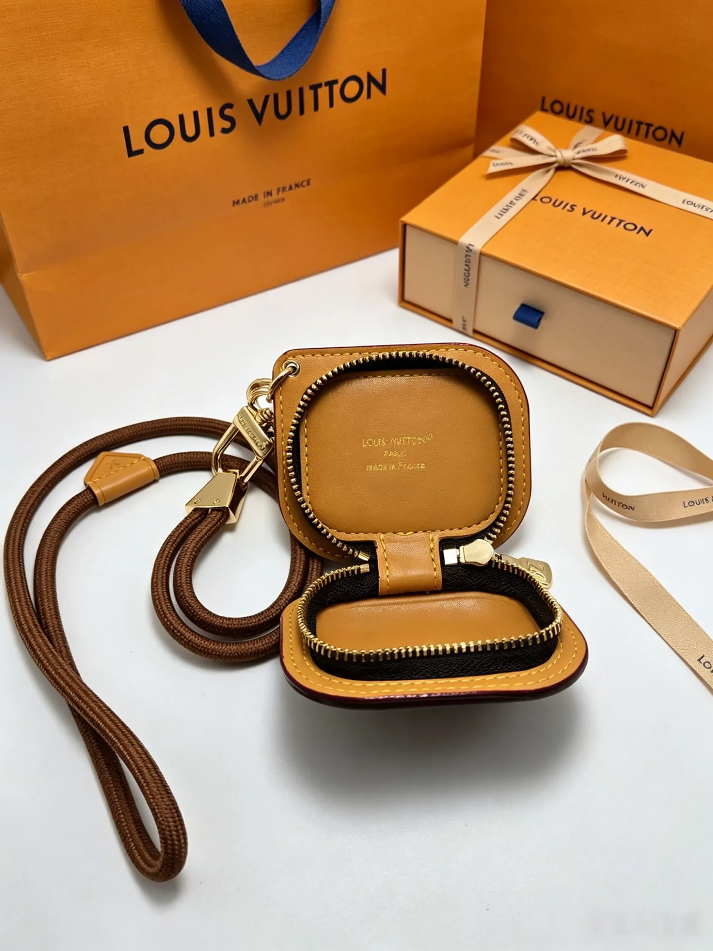 LV bag Image 11 LV bag Image 11