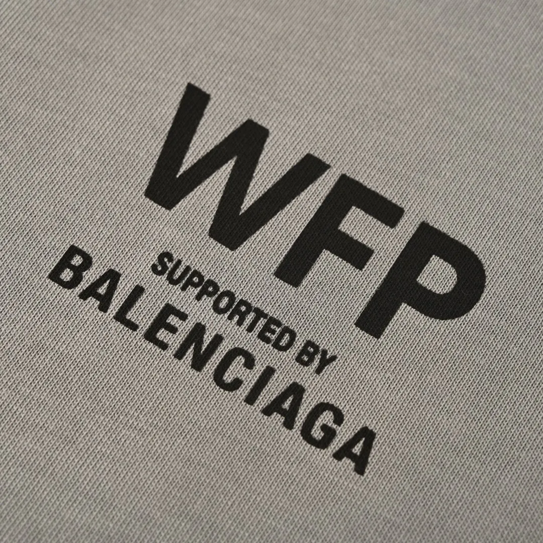 Balenciaga BLCG 浅灰色 純棉 短袖T恤(數字5) Balenciaga BLCG 浅灰色 純棉 短袖T恤(數字5)