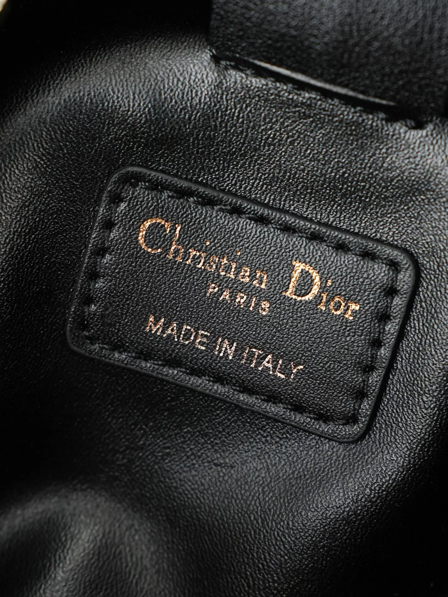 Dior 金色 羊皮 中号款式 可肩背或手拿 链条包 精致链条款