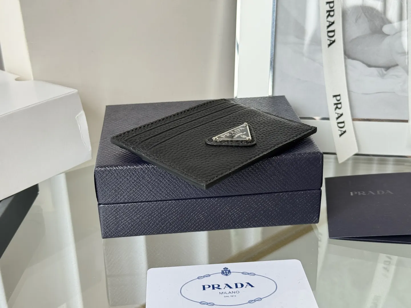 Prada Logo 金属标 钱包 实用卡夹
