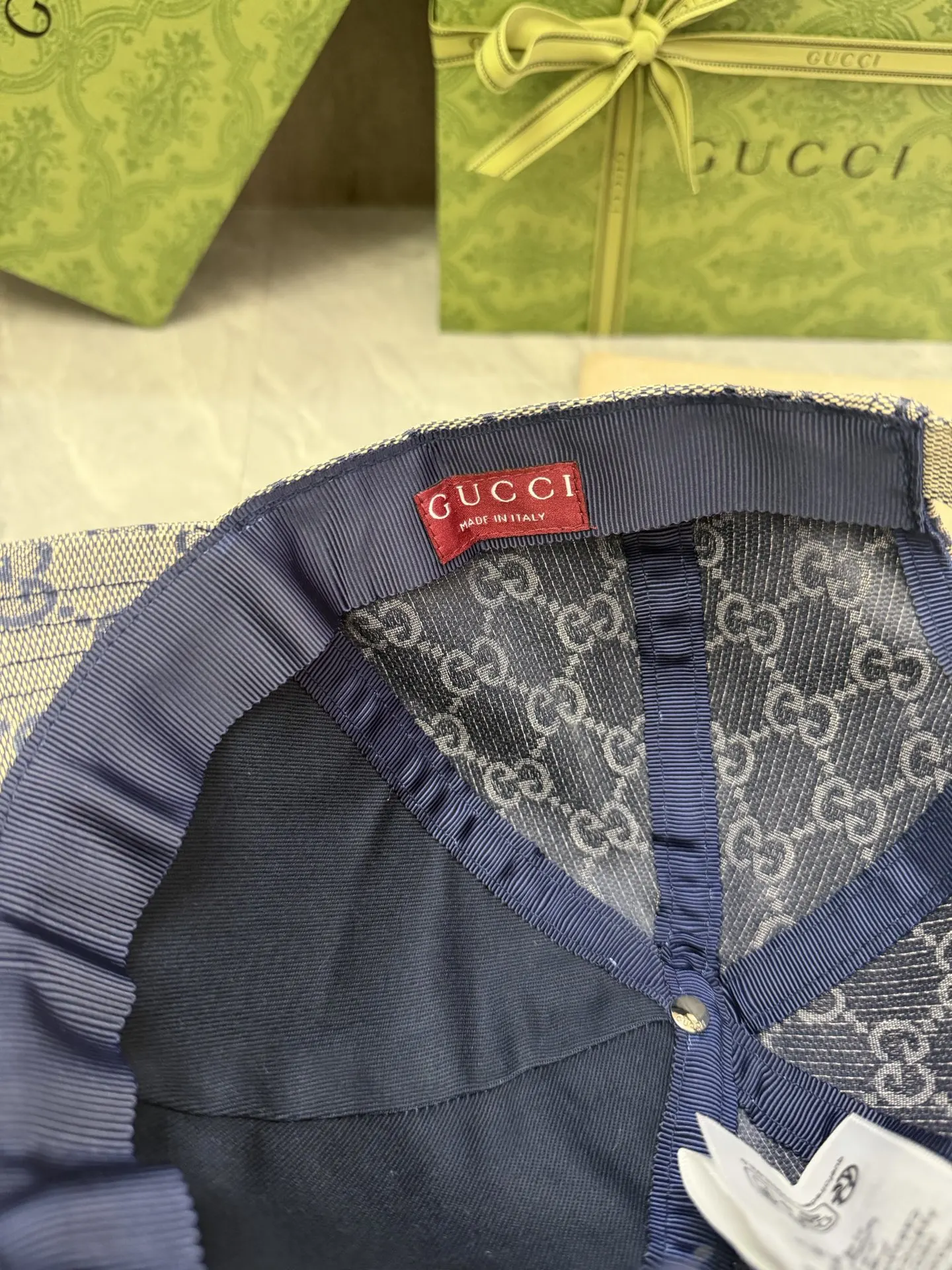 Gucci GG Monogram 棒球帽 灰色
