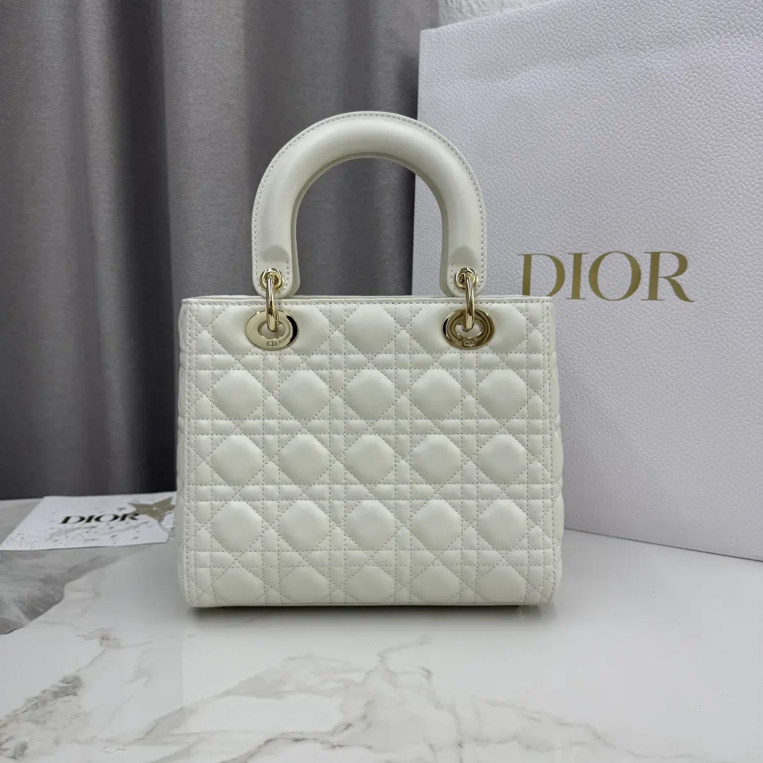Dior Lady Dior 白色羊皮手袋 金色吊饰款