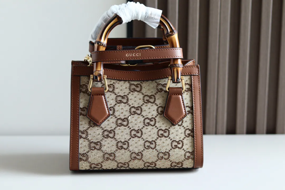 Gucci 帆布 秀款满钻Diana Diana迷你托特包以饰水 大容量托特款