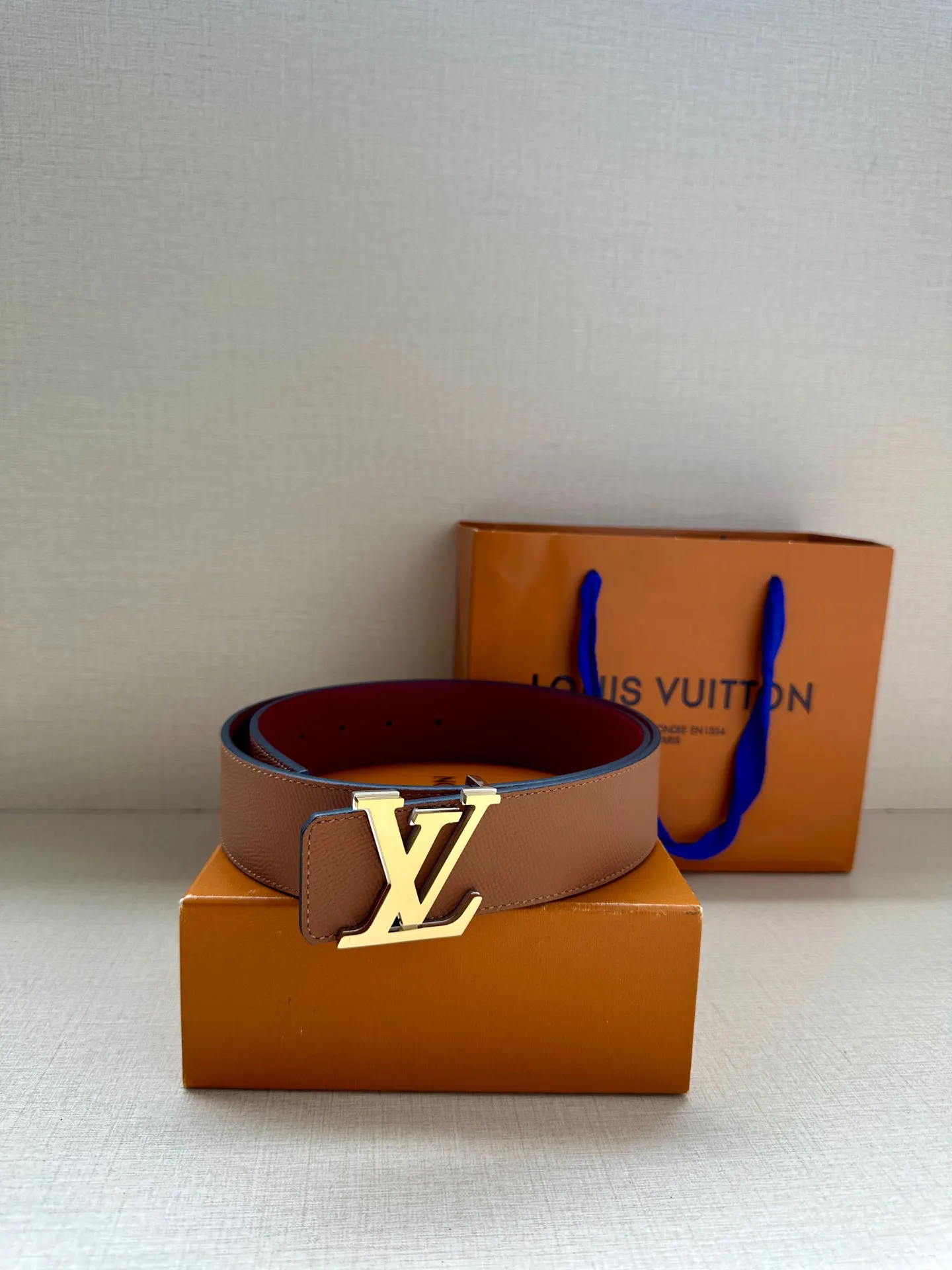 LV Double Sided Belt, Business Casual Image 9 LV Double Sided Belt, Business Casual Image 9