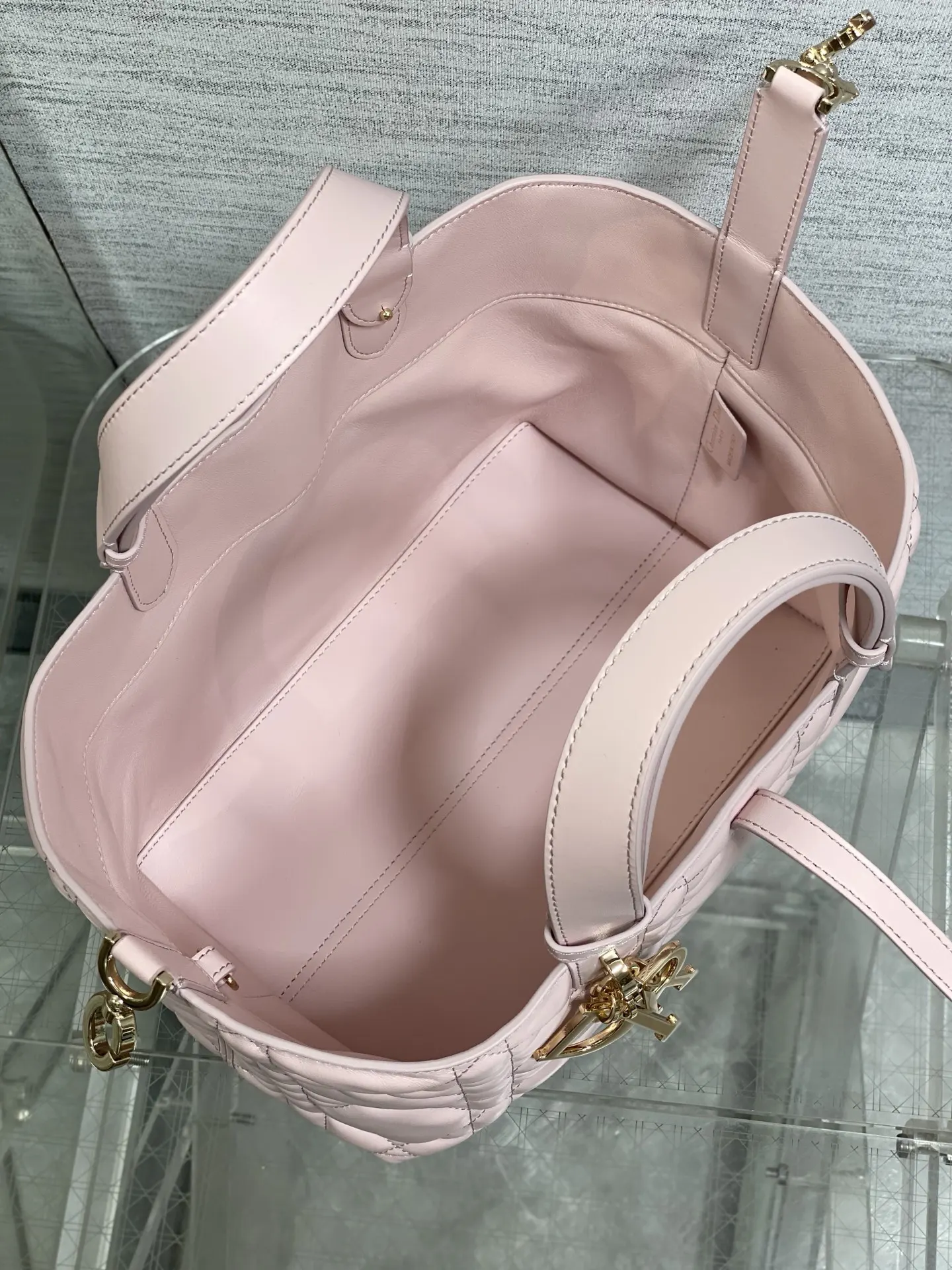 Dior Toujours 粉色小牛皮手袋 手提斜挎(數字9) Dior Toujours 粉色小牛皮手袋 手提斜挎(數字9)