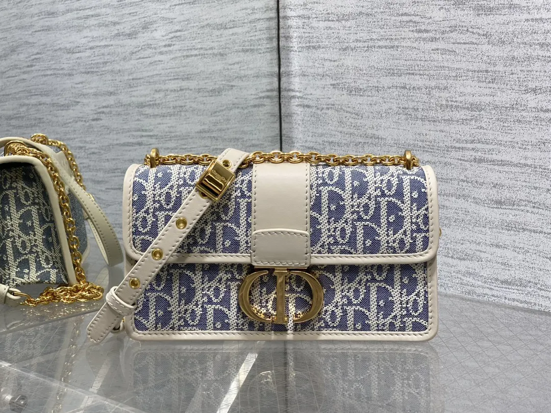 Dior 白色小牛皮鏈條包 手提斜挎(數字3) Dior 白色小牛皮鏈條包 手提斜挎(數字3)