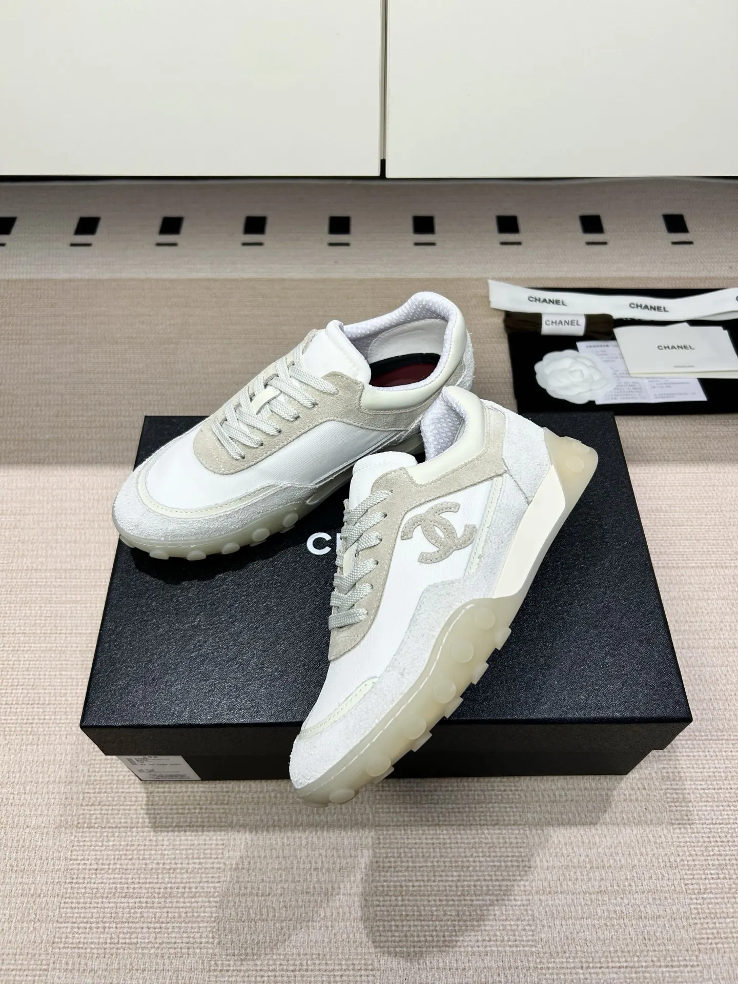 Chanel 白色/红色 皮革 乐福鞋