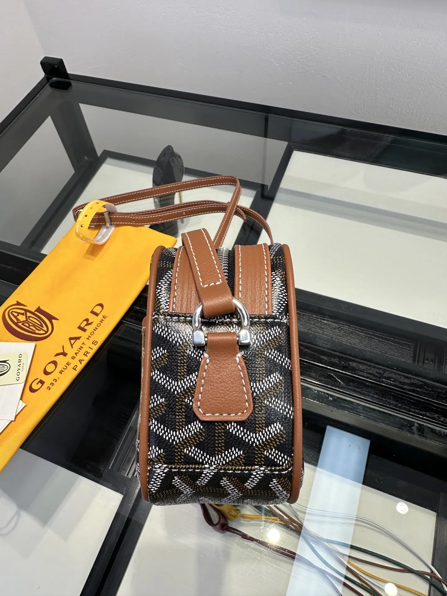 Goyard 棕色 Cap Vert相机包 斜挎包 棕色 是戈雅的经典 轻便斜挎款