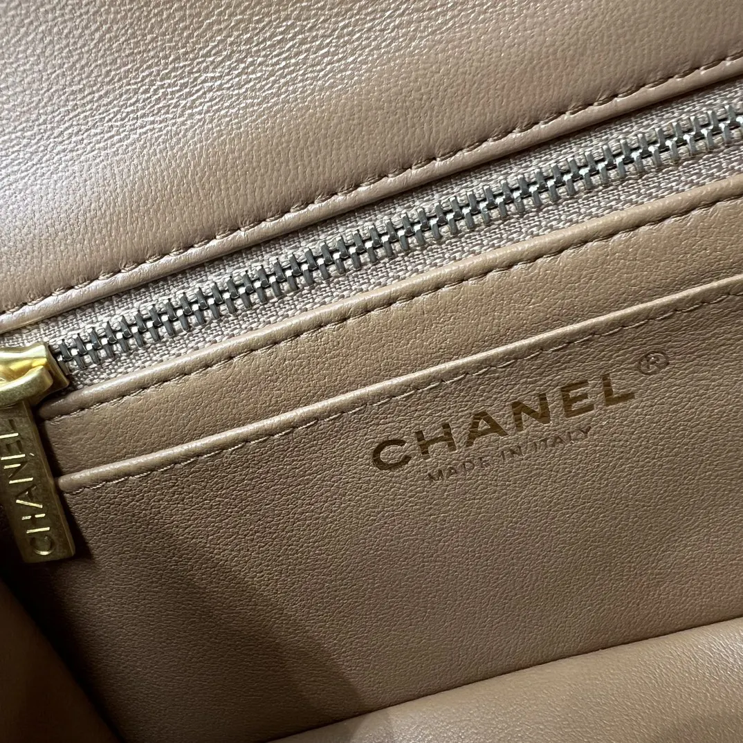 CHANEL 棕色小羊皮菱格链条包 复古款