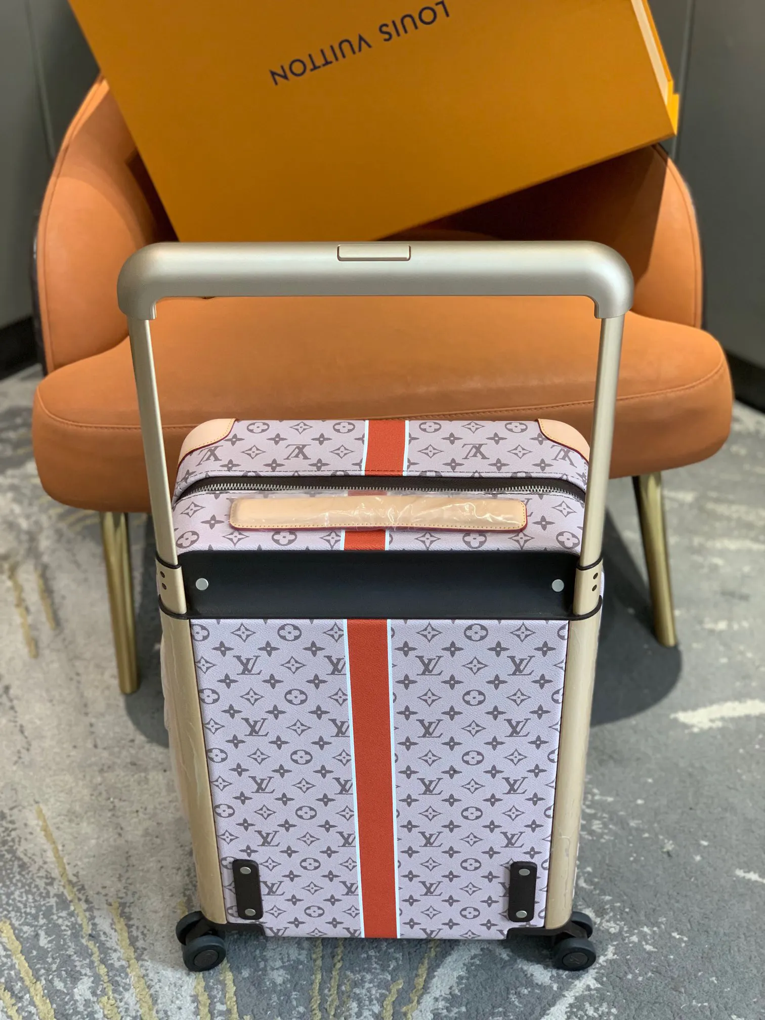 LV 银色 开学活动来了 拉杆真皮包裹 行李箱 旅行拉杆款 轻便出行款