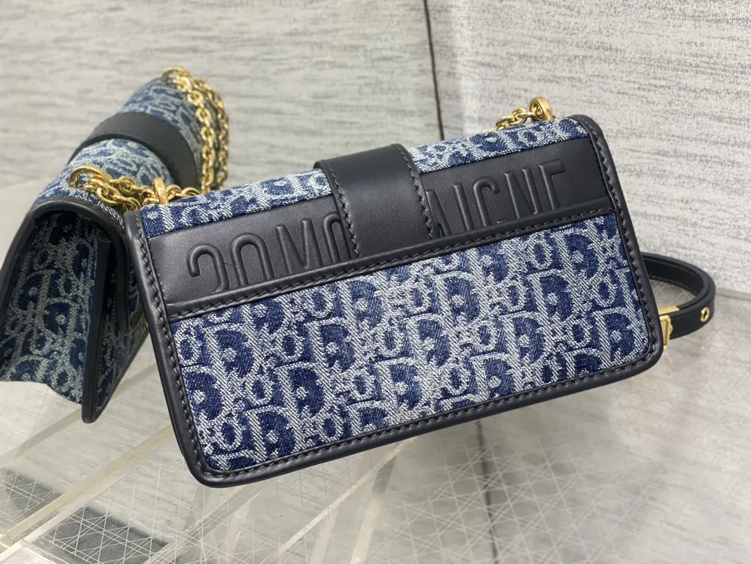 Dior 黑色漆皮手提斜挎包
