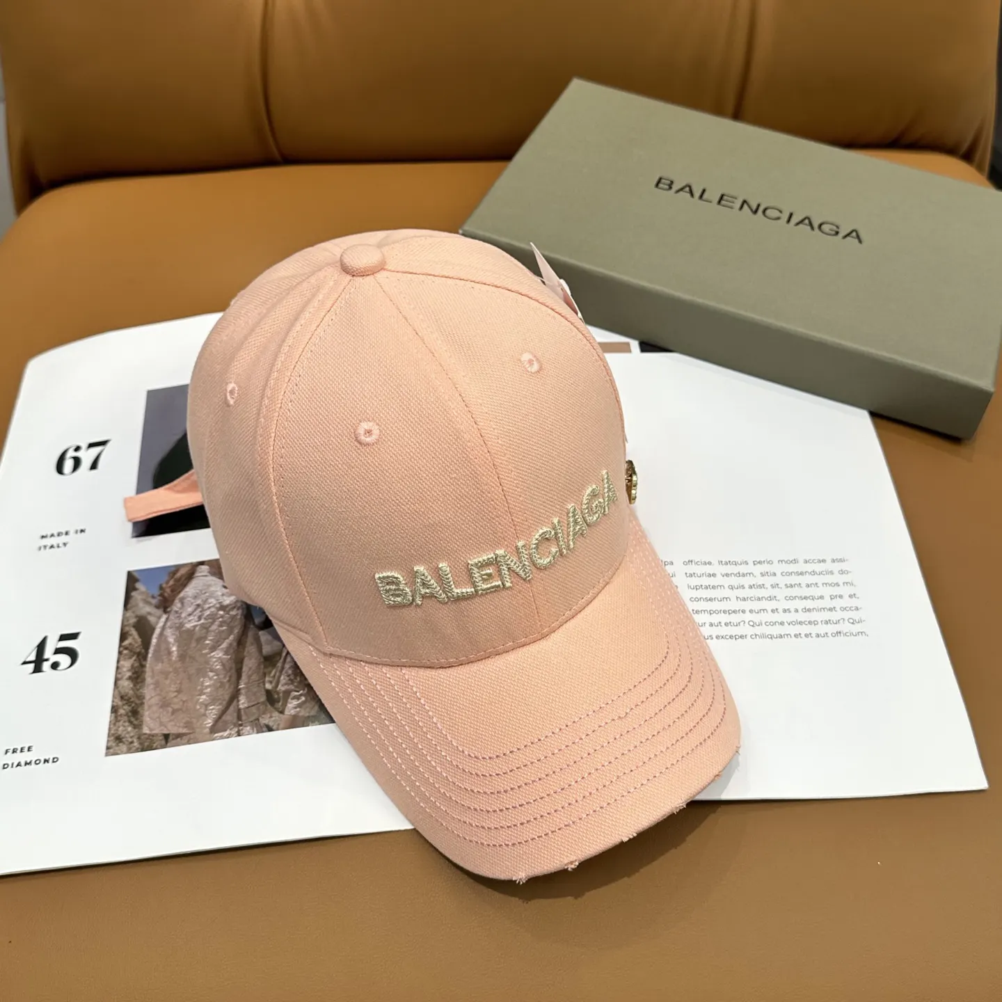 Balenciaga 棒球帽 精致搭配