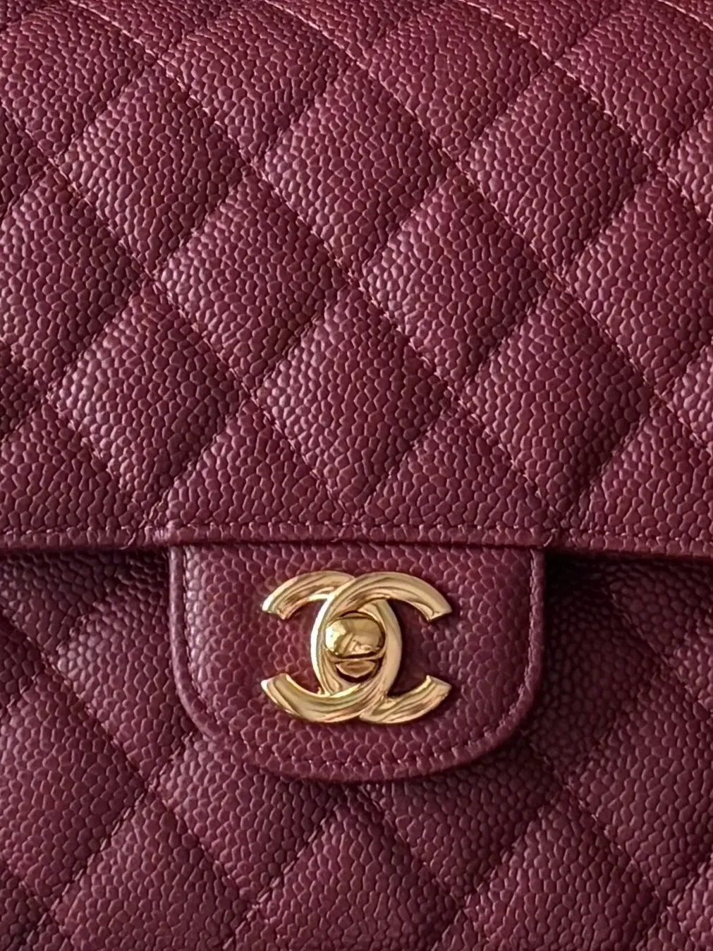 Chanel 酒红色牛皮菱格链条包 金扣