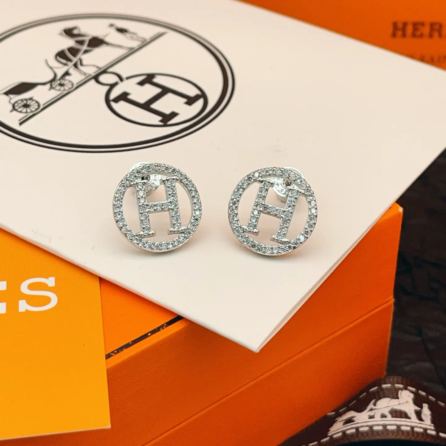 Hermès 銀色 配飾 精致配飾 耳飾(數字5) Hermès 銀色 配飾 精致配飾 耳飾(數字5)