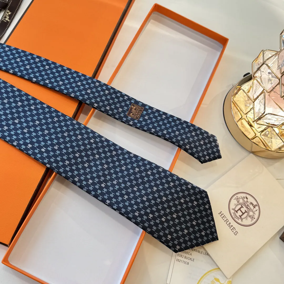 Hermès 橙色 领带 精致配饰