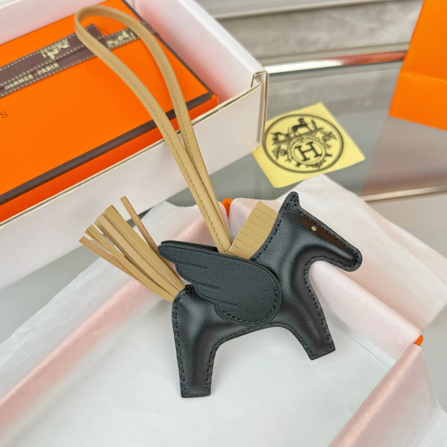 Hermès 小羊皮 挂件 精致配飾 吊墜(數字7) Hermès 小羊皮 挂件 精致配飾 吊墜(數字7)
