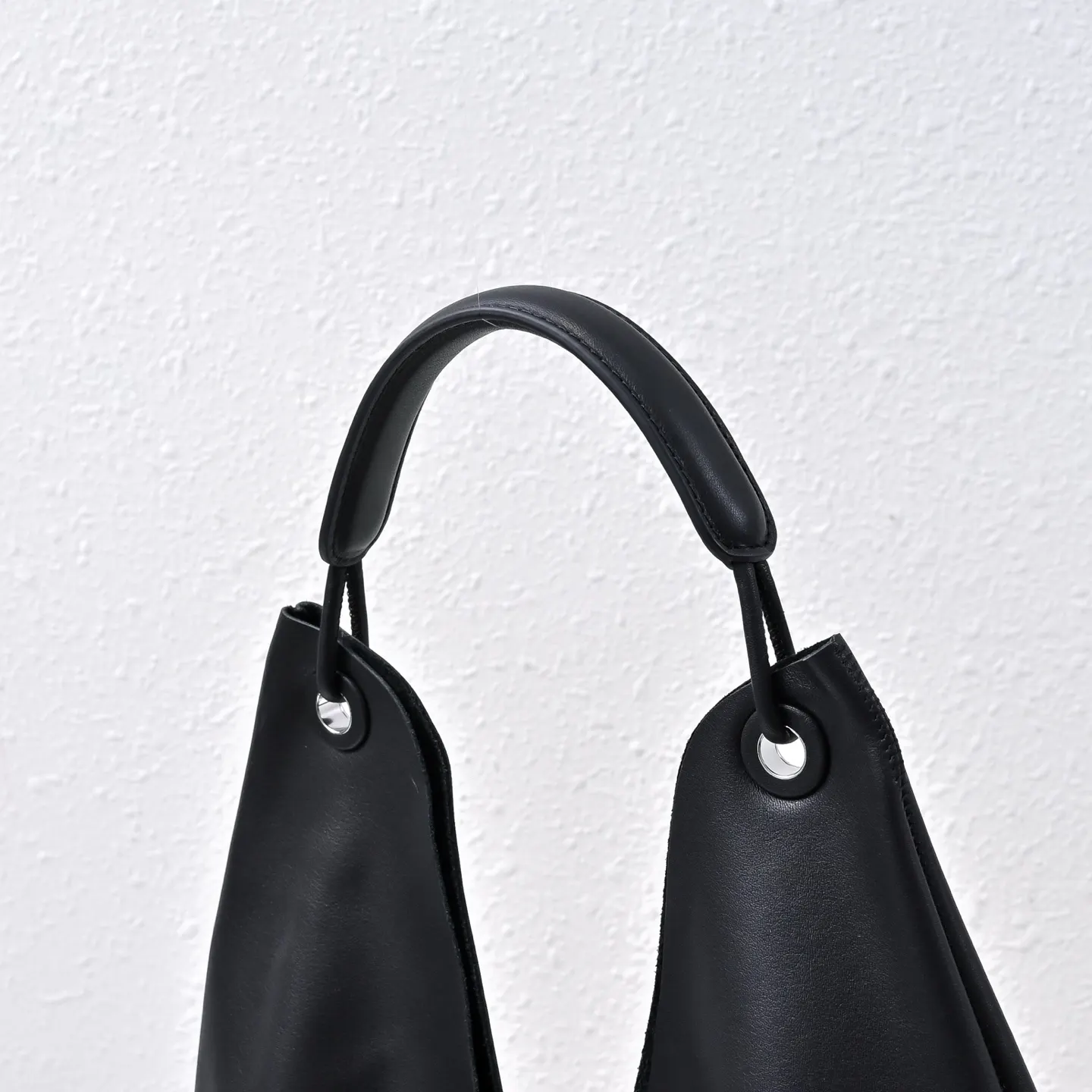 黑色 The Row bindle bag 单肩包 轻 日常单肩背款