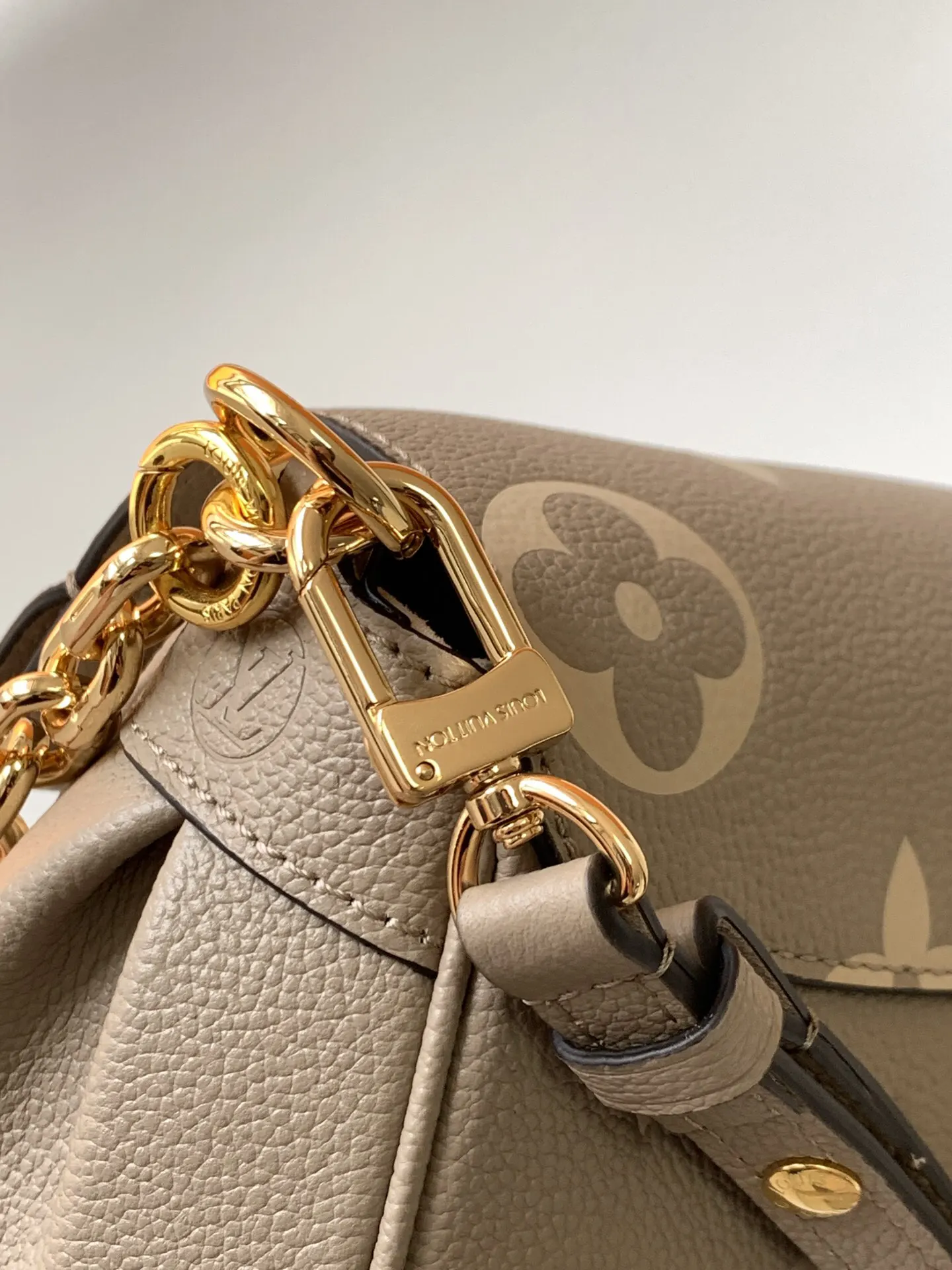 LV Favorite black and gray color scheme chain bag, shoulder crossbody model Image 6 LV Favorite black and gray color scheme chain bag, shoulder crossbody model Image 6