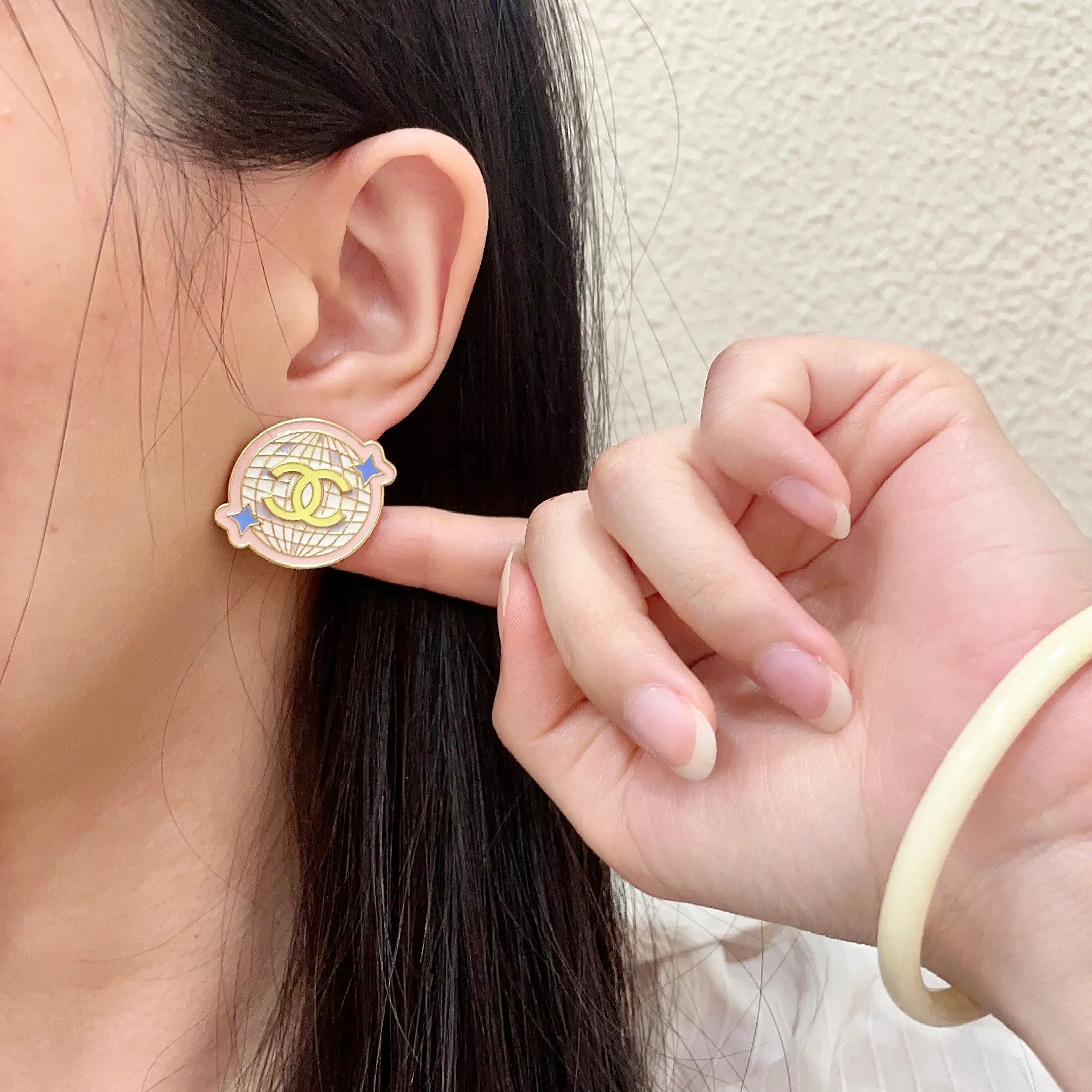 Chanel 双C 耳钉 小巧点缀 耳饰