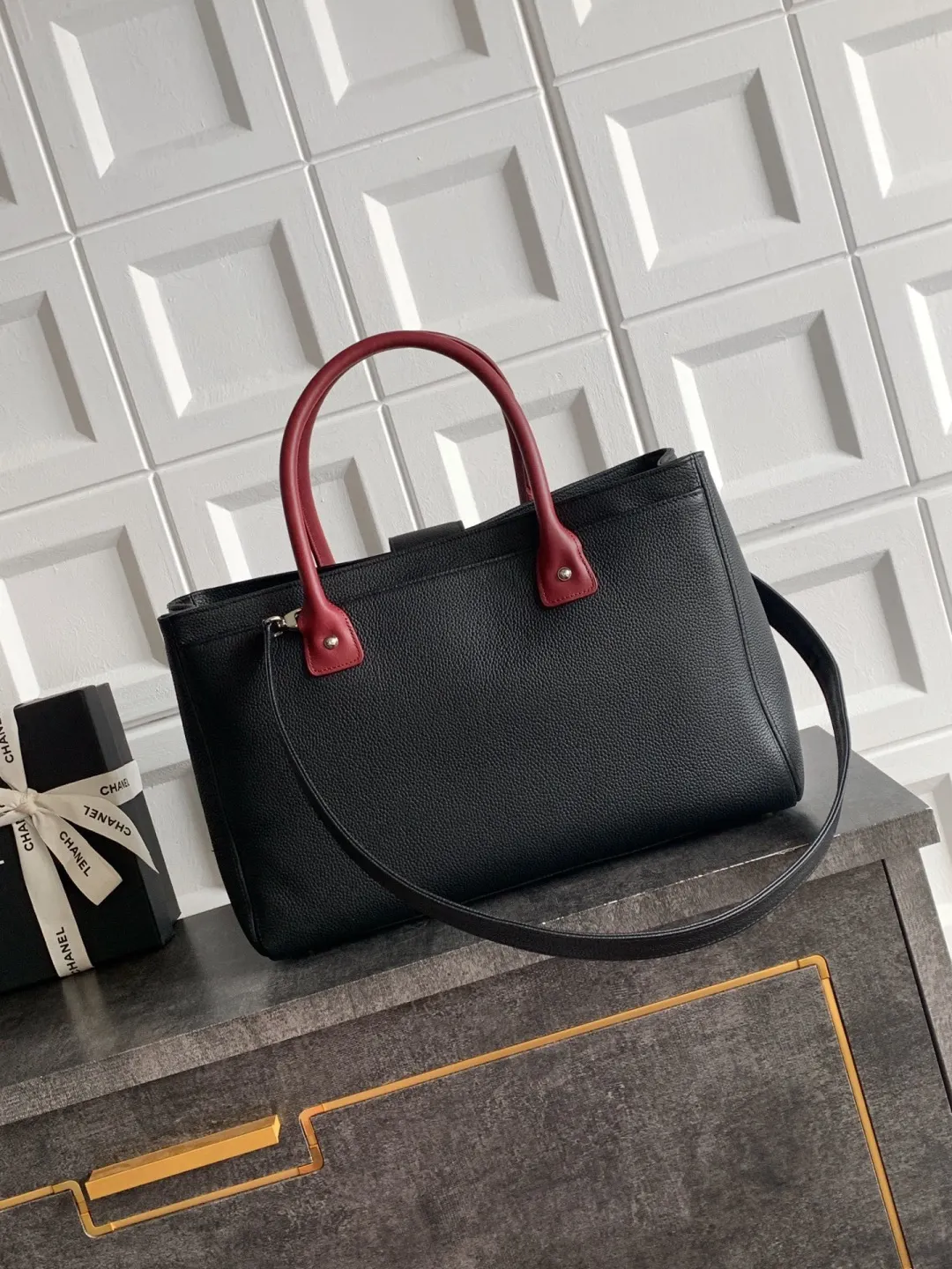 Chanel Tote Bag Leather