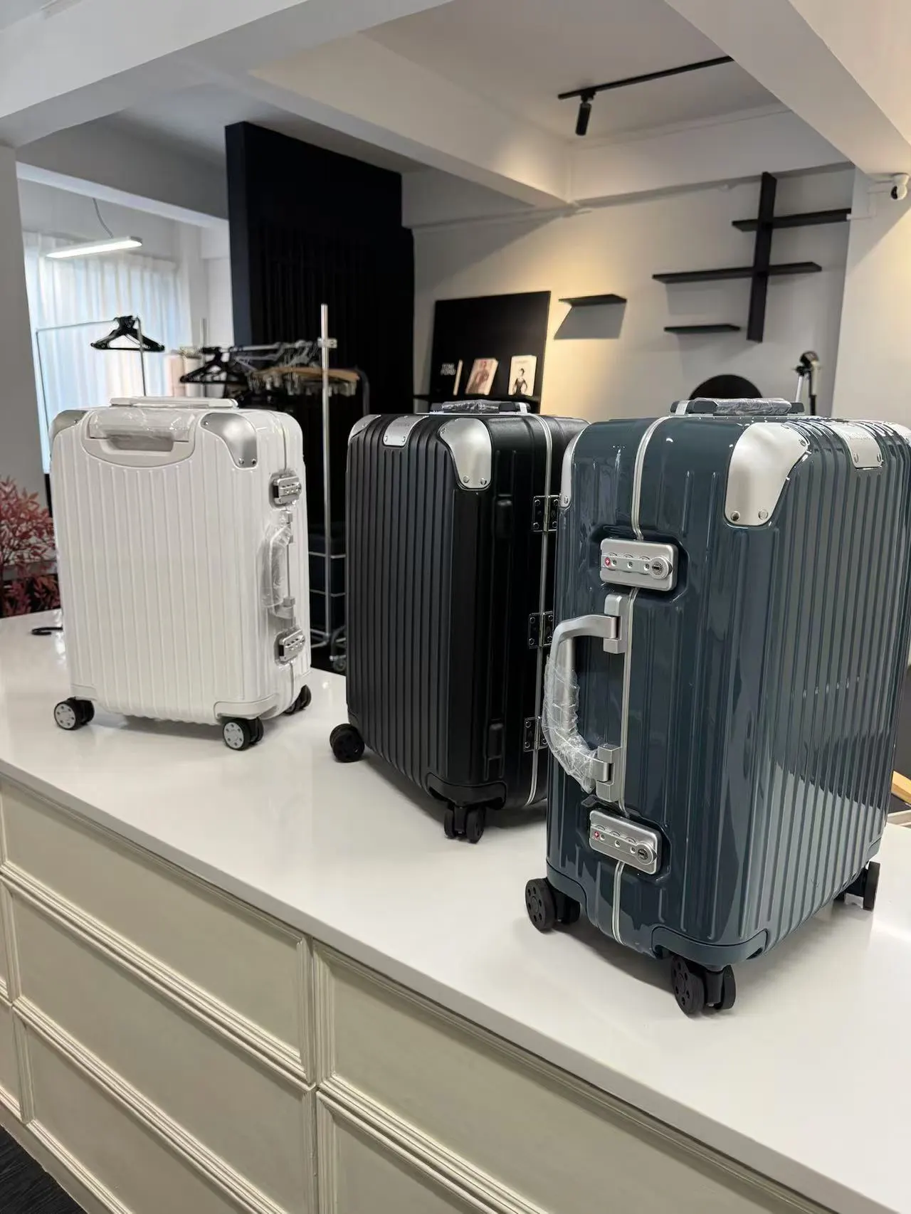 Rimowa Black White Suitcase Travel Lightweight