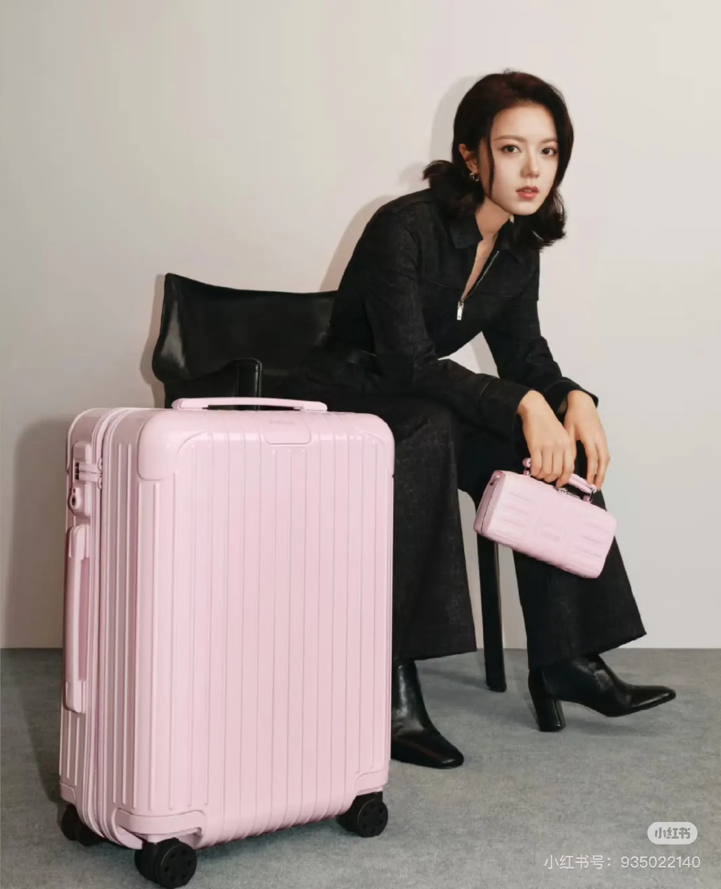 行李箱也能当穿搭单品 说的就是日默瓦芭蕾粉吧 旅行拉杆款 轻便出行款
