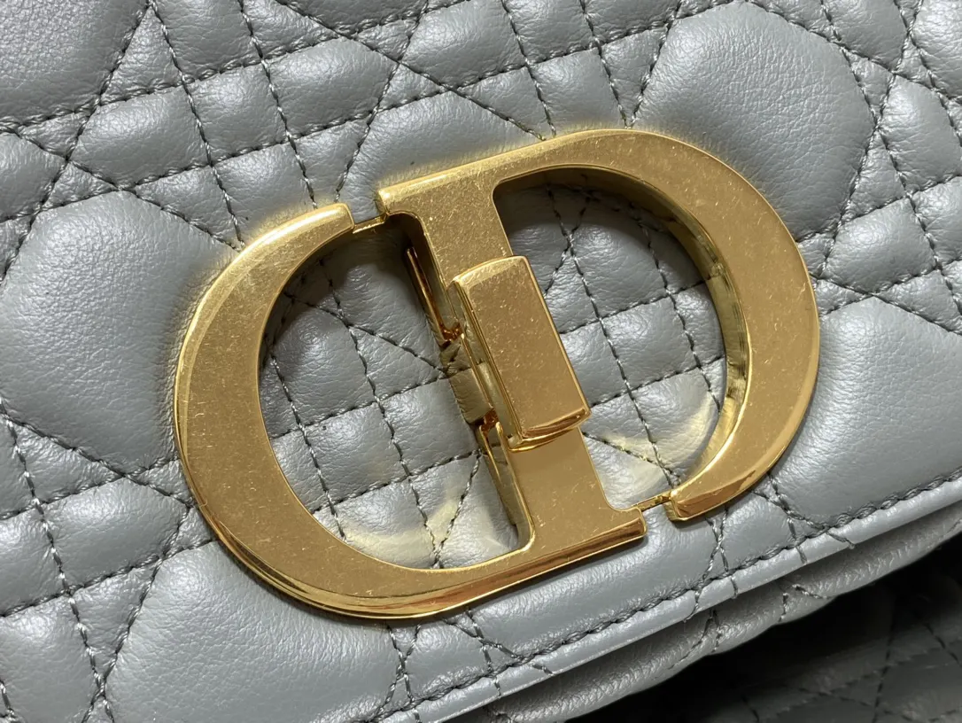 Dior Caro 浅蓝小牛皮链条包 金扣斜挎