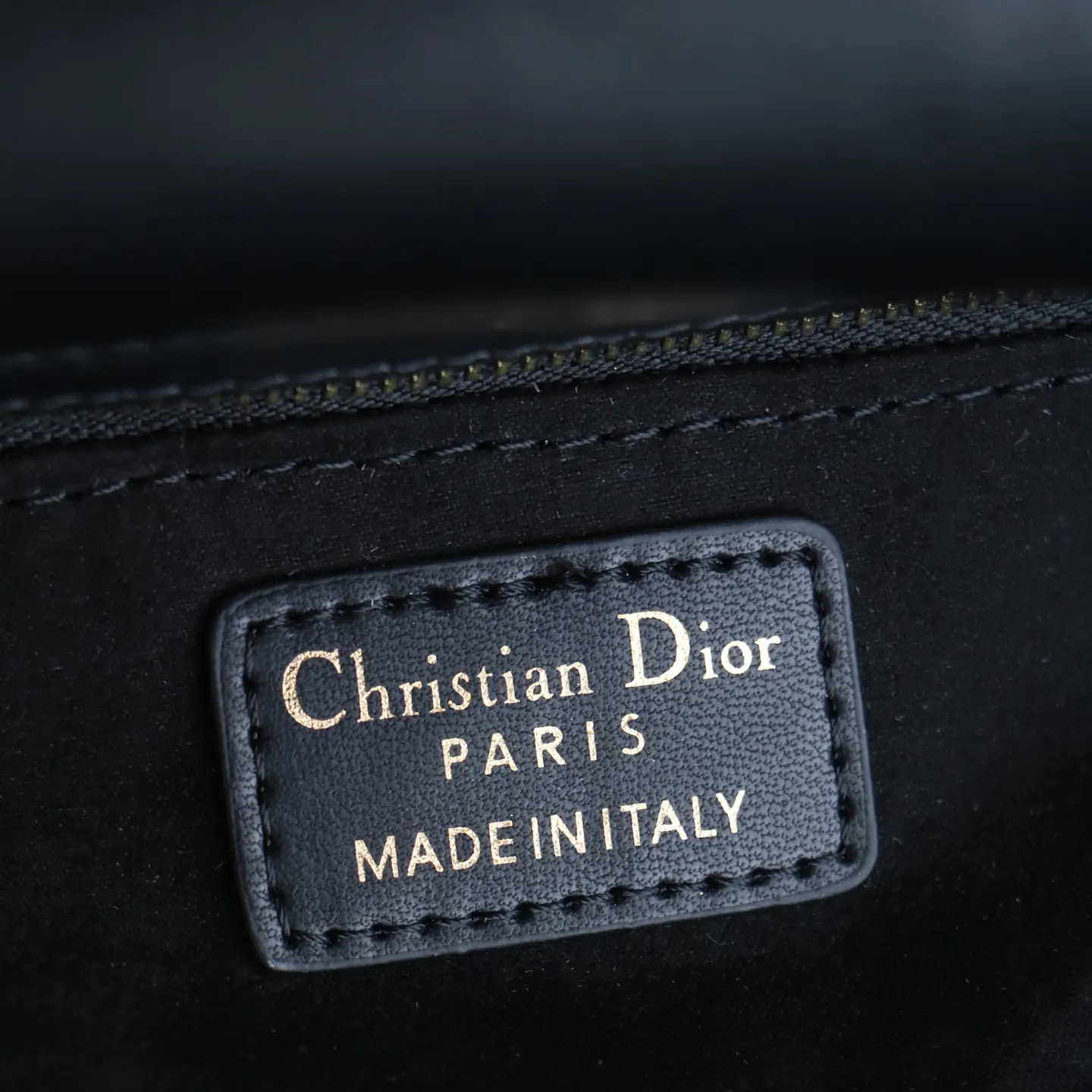 Dior Lady Dior Lady 黑色藤格纹手提斜挎包 金扣