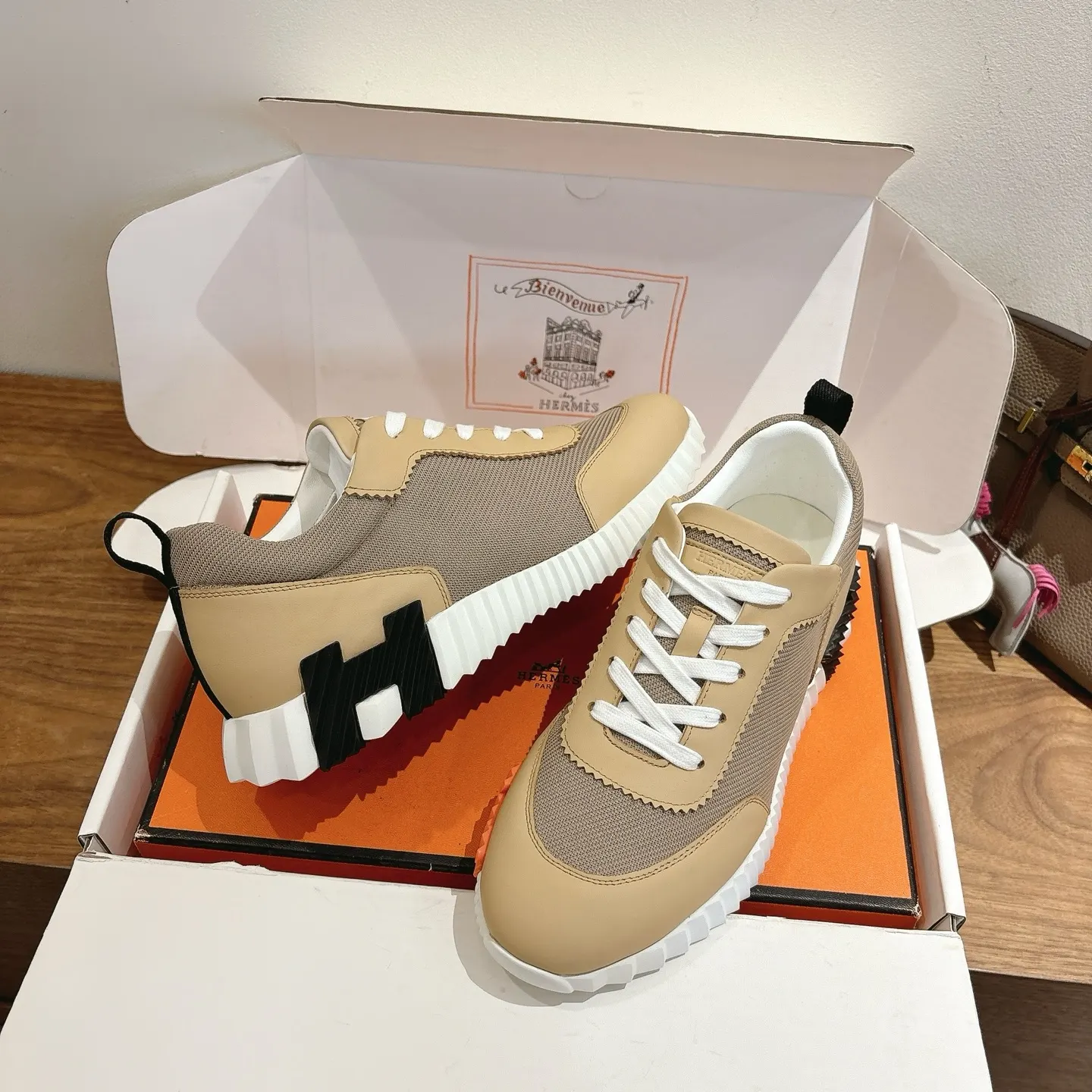Hermès SS 运动鞋(數字2) Hermès SS 运动鞋(數字2)