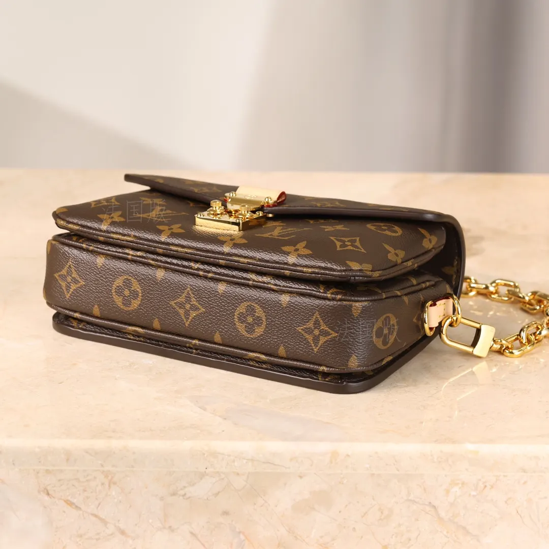 Chain Bag Leather