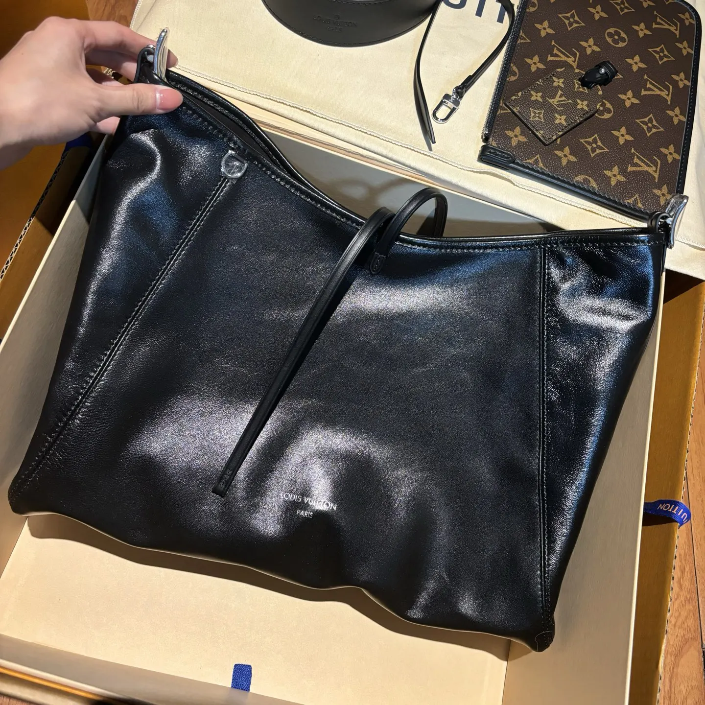 CarryAll 羊皮 中号羊皮 Dark中号 水桶包 休闲水桶款