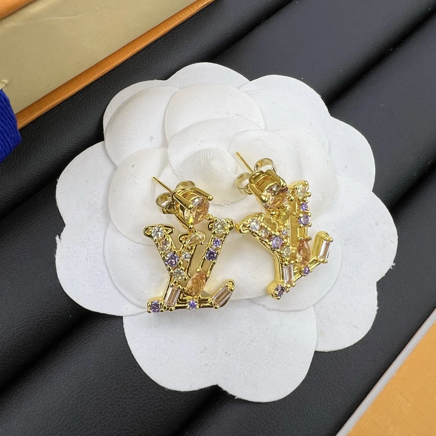 Louis Vuitton 耳钉 小巧点缀 耳饰